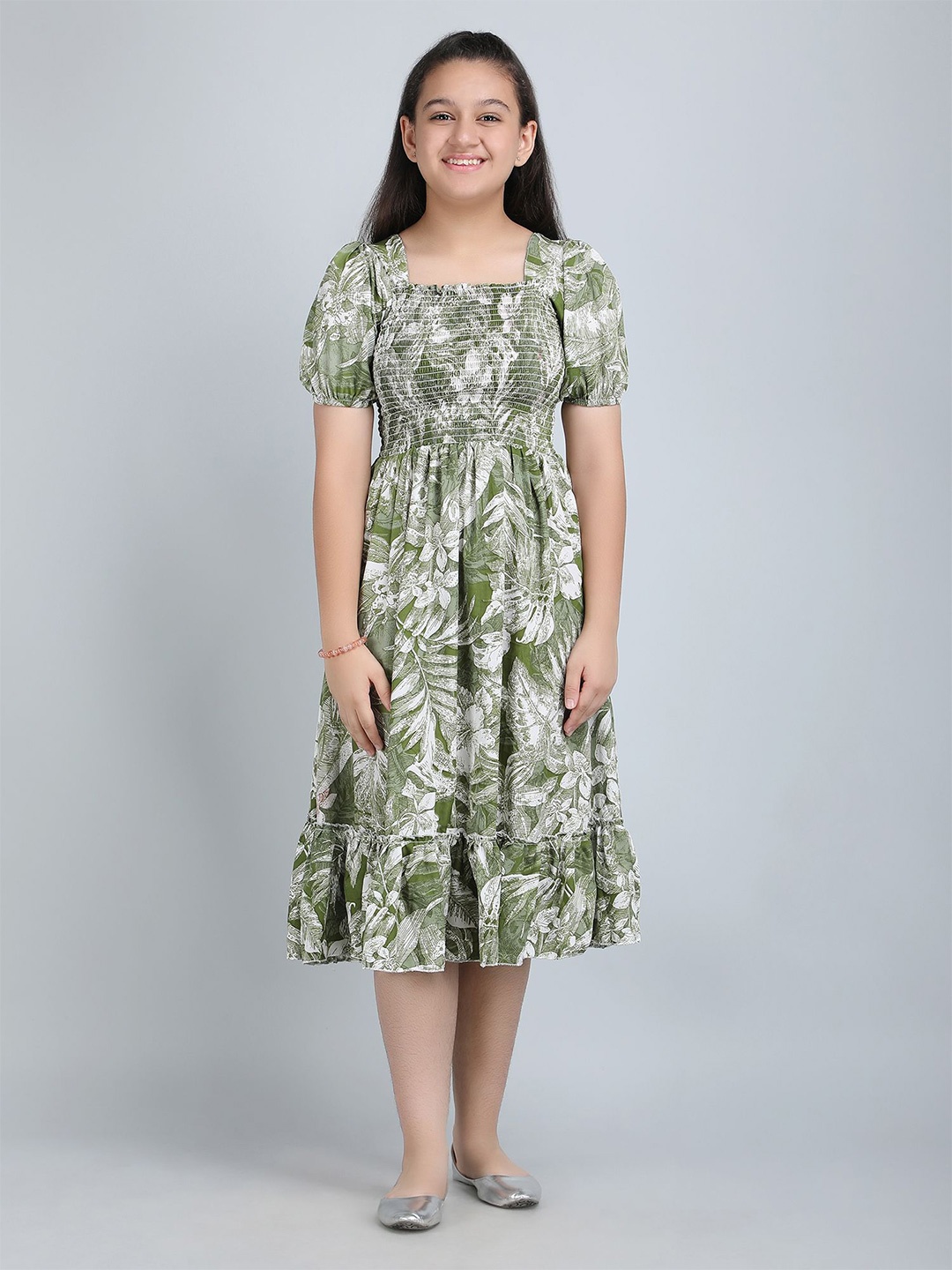 

DEKLOOK Girl Puff Sleeve Crepe Formal Fit & Flare Midi Dress, Green