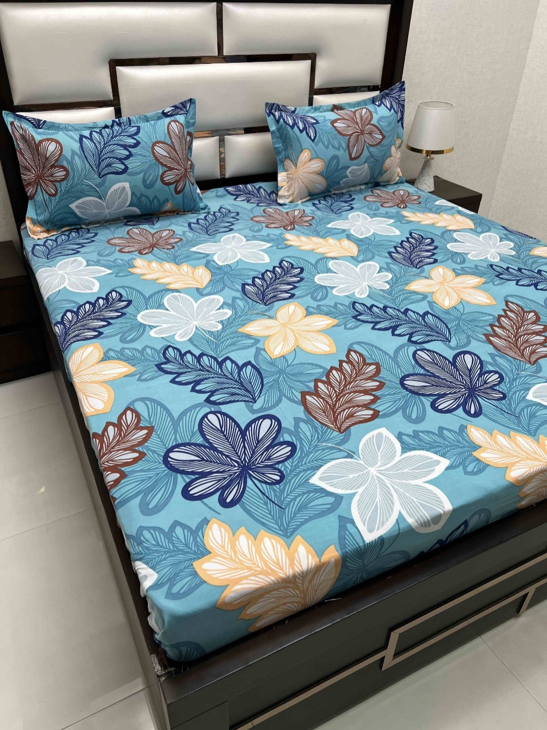 

Pure Decor Blue & White Ethnic Motifs Microfiber 230 TC King Bedsheet Set