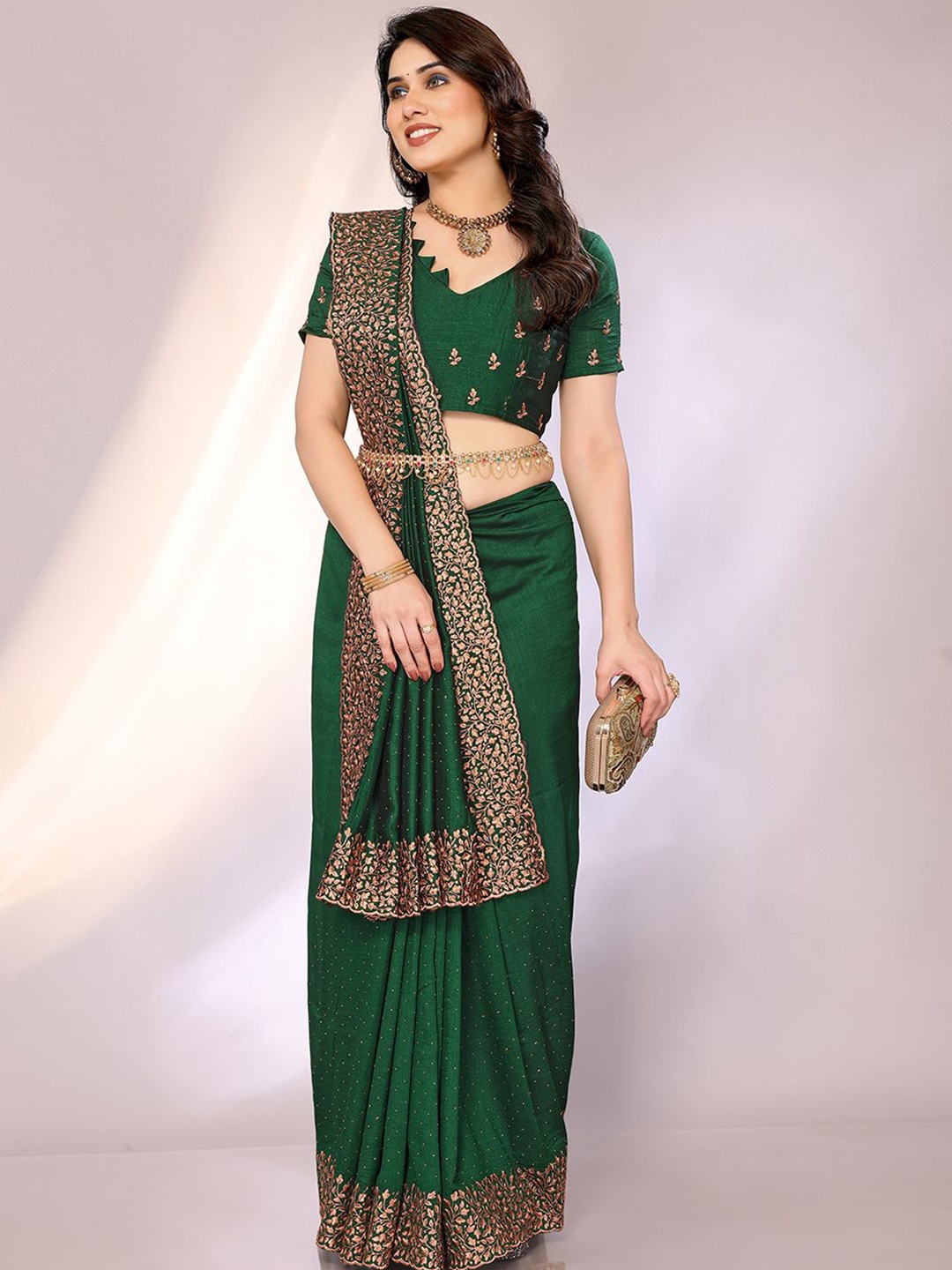 

FABMORA Embellished Sequinned Saree, Green