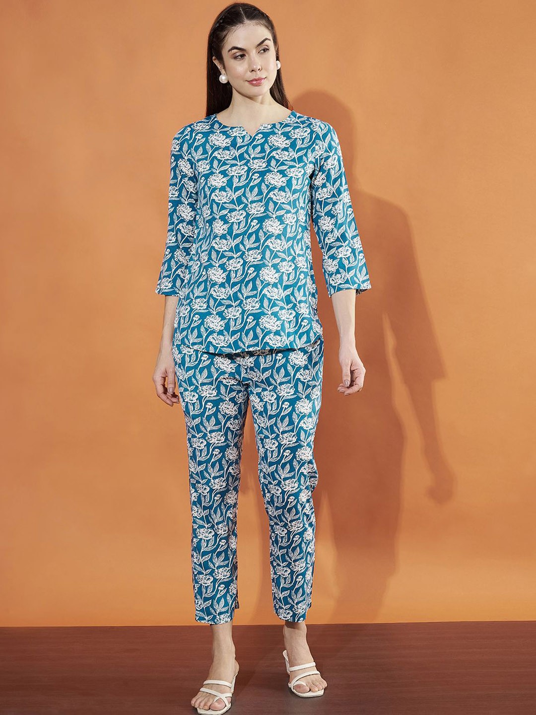 

Slenor Floral Printed Round Neck Three-Quarter Sleeves Pure Cotton Top With Trouser, Teal