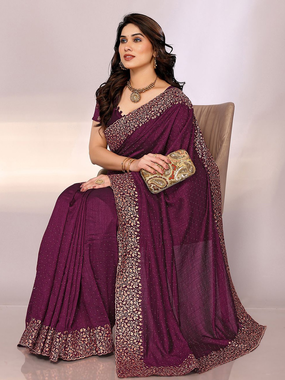 

FABMORA Embroidered Embellished Saree, Purple