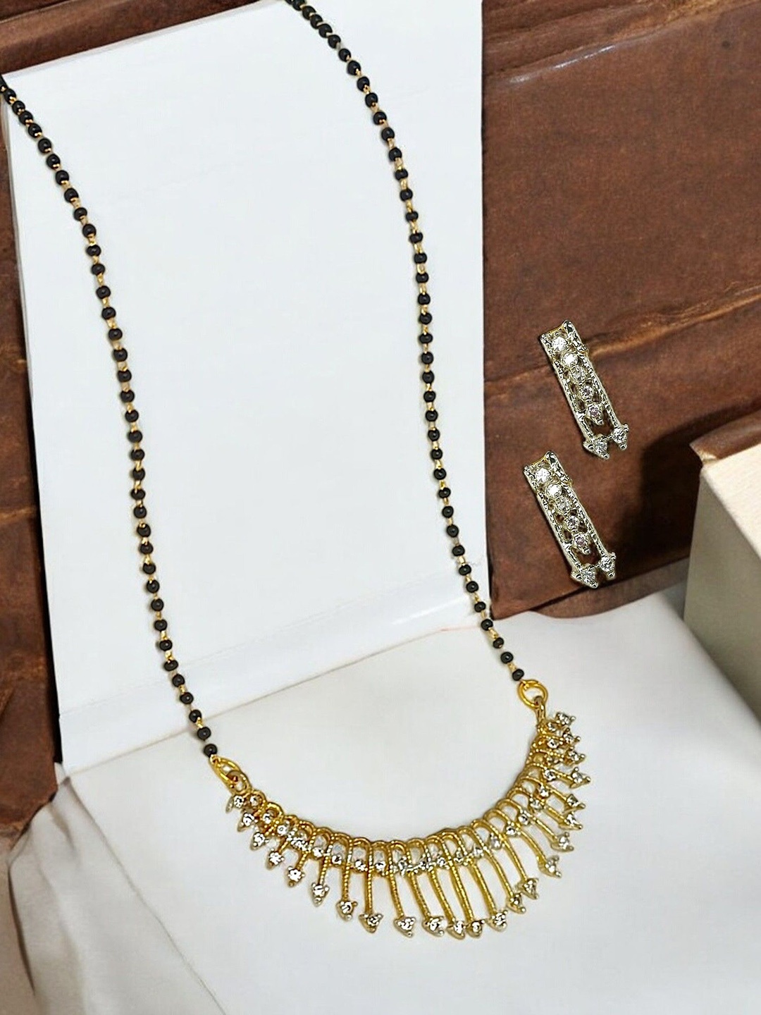 

9blings Gold-Plated Stone-Studded & Beaded Mangalsutra With Earrings