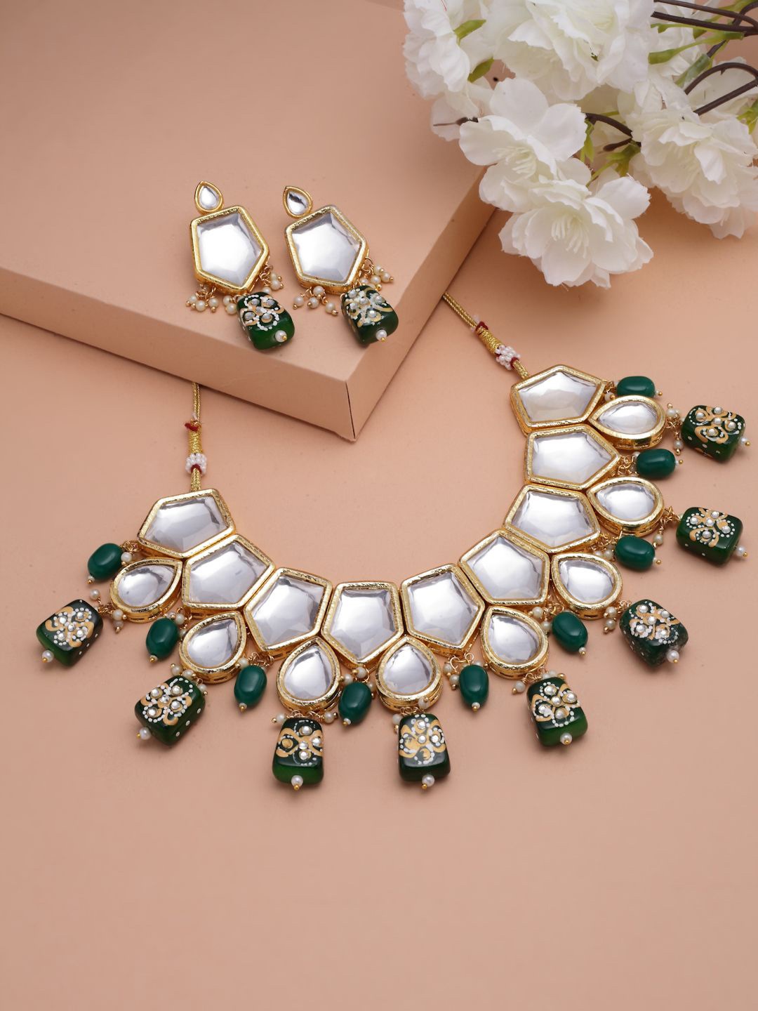 

Anouk Green Gold-Plated Kundan Studded & Beaded Jewellery Set