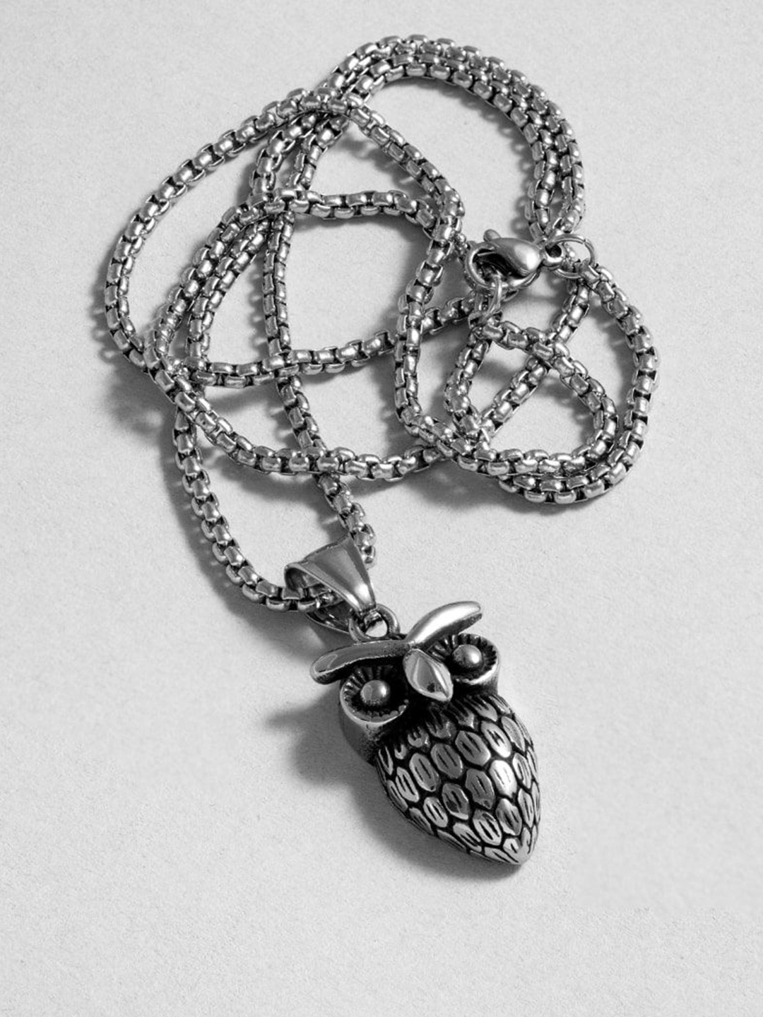 

BLACK MAMBA Men Silver-Plated Owl Pendant With Jared Chain