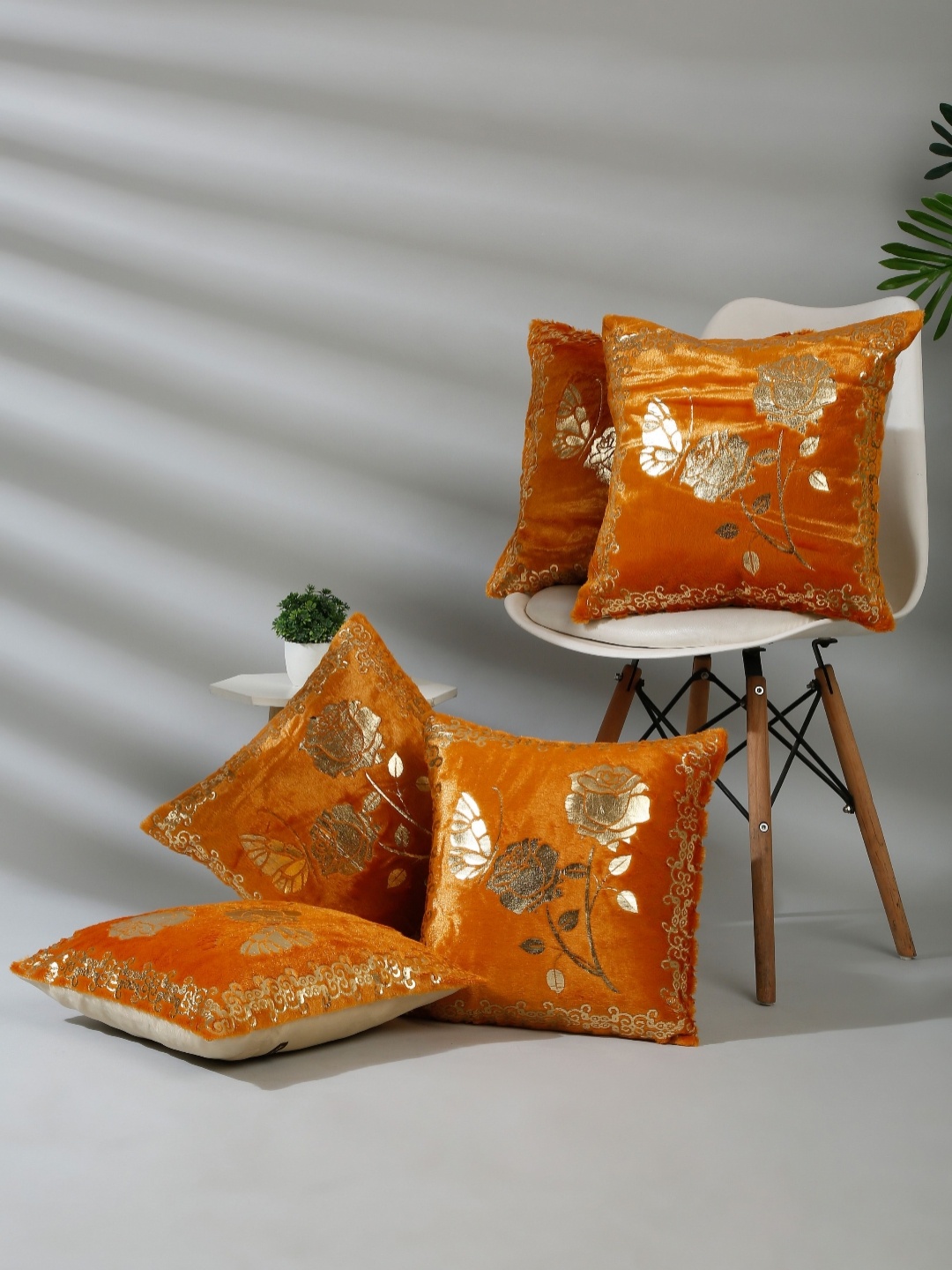 

NISRAG HOME Brown & Gold-Toned 5 Pieces Floral Embellished Square Cushion Covers