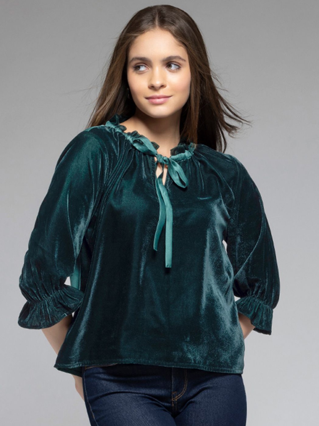 

SHAYE Women Tie-Up Neck Velvet Top, Green