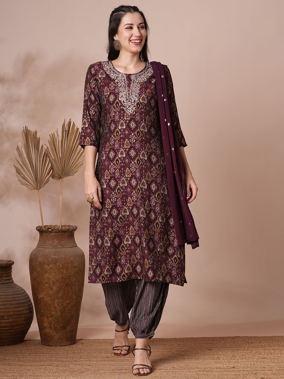 

FASHOR Ethnic Motifs Printed Thread Work Muslin Silk Straight Kurta with Trouser & Dupatta, Mauve