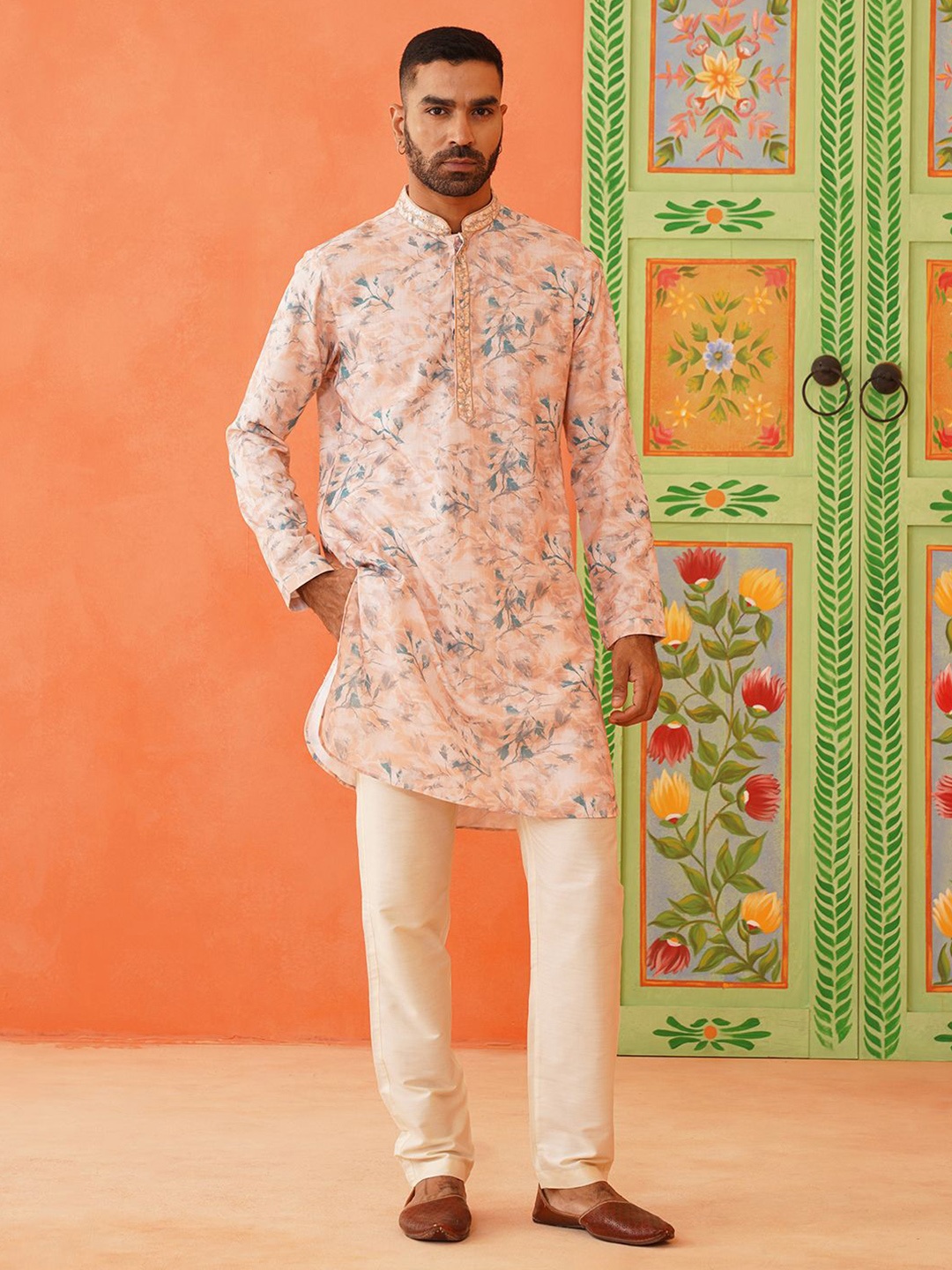 

TheEthnic.Co Floral Printed Mandarin Collar Pure Cotton Straight Kurta With Trousers, Peach