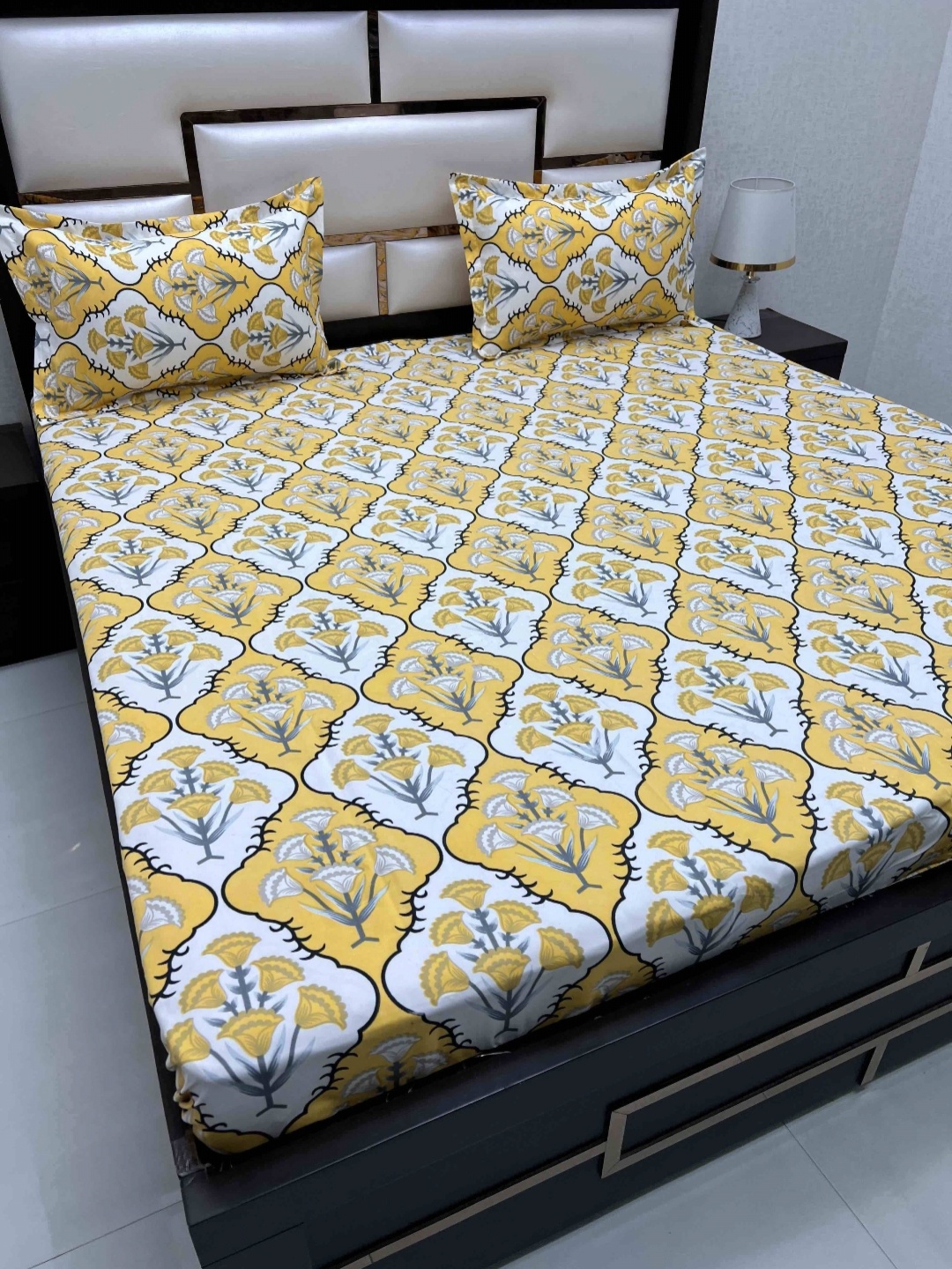 

Pure Decor Leisure Fur Yellow Printed Microfiber 250 TC King Bedsheet Set 2.72 x 2.72 m