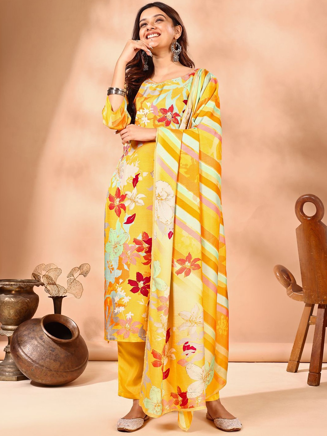 

JIVORA Floral Printed Kurta with Trouser & Dupatta, Yellow