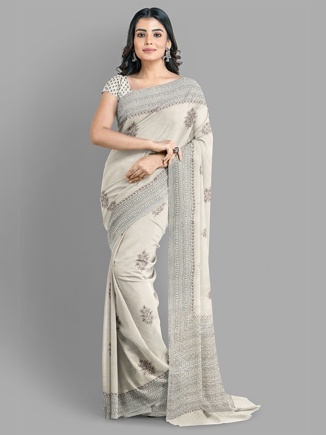 

The Chennai Silks Floral Embroidered Kota Saree, Cream