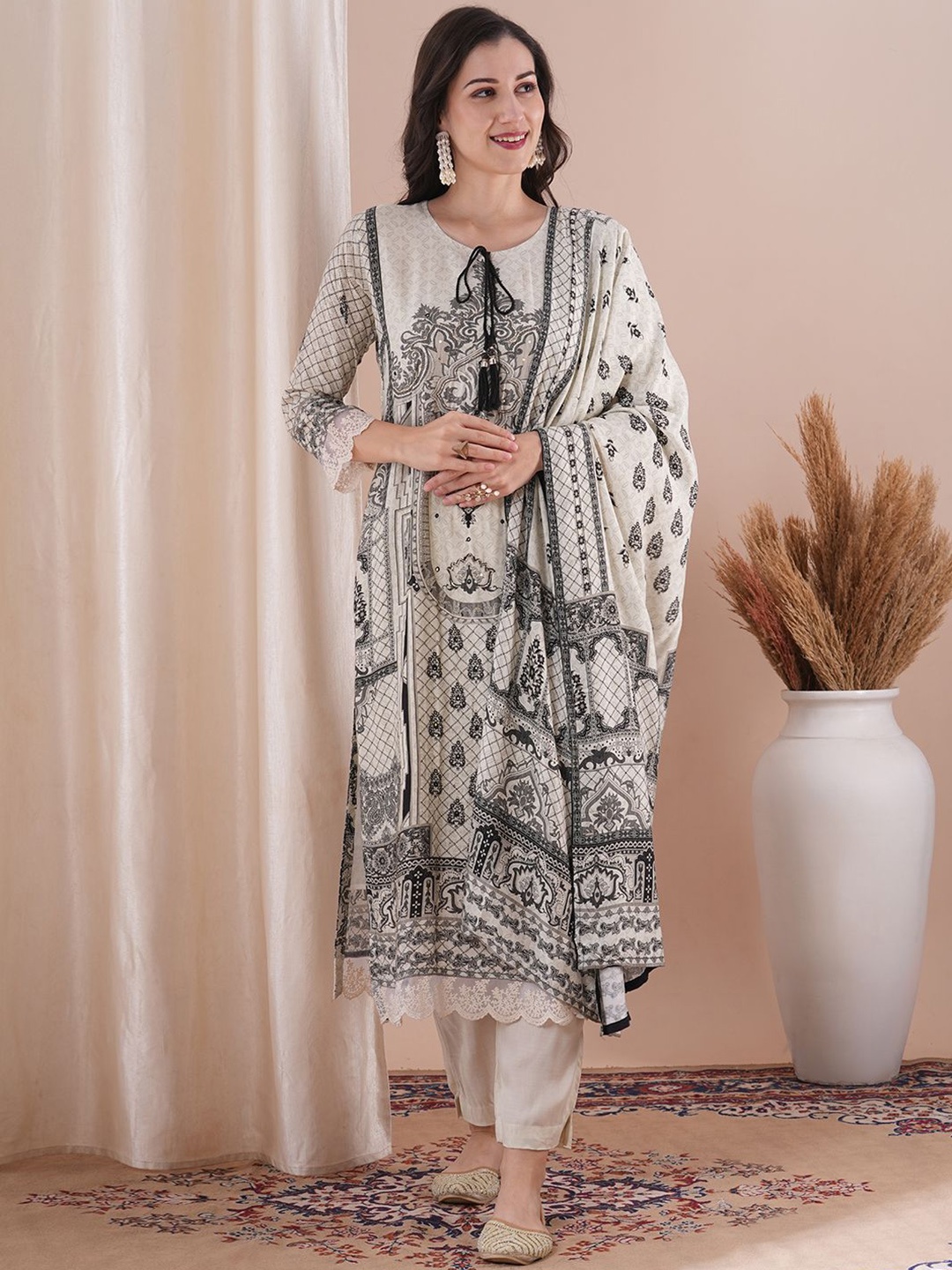 

FASHOR Ethnic Motifs Printed Muslin silk Straight Kurta with Trouser & Dupatta, Off white