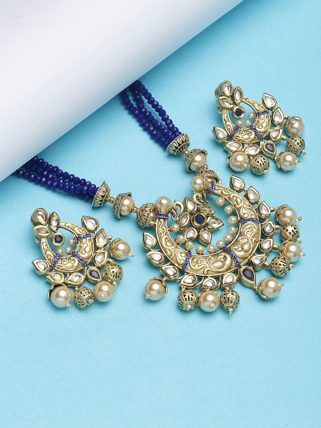 

Anouk Blue Gold-Plated Kundan Stones-Studded & Beaded Jewellery Set