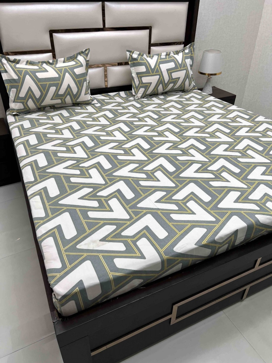 

Pure Decor King Size Double Bed Bedsheet With 2 Pillow Covers 2.74m X 2.74m, Grey