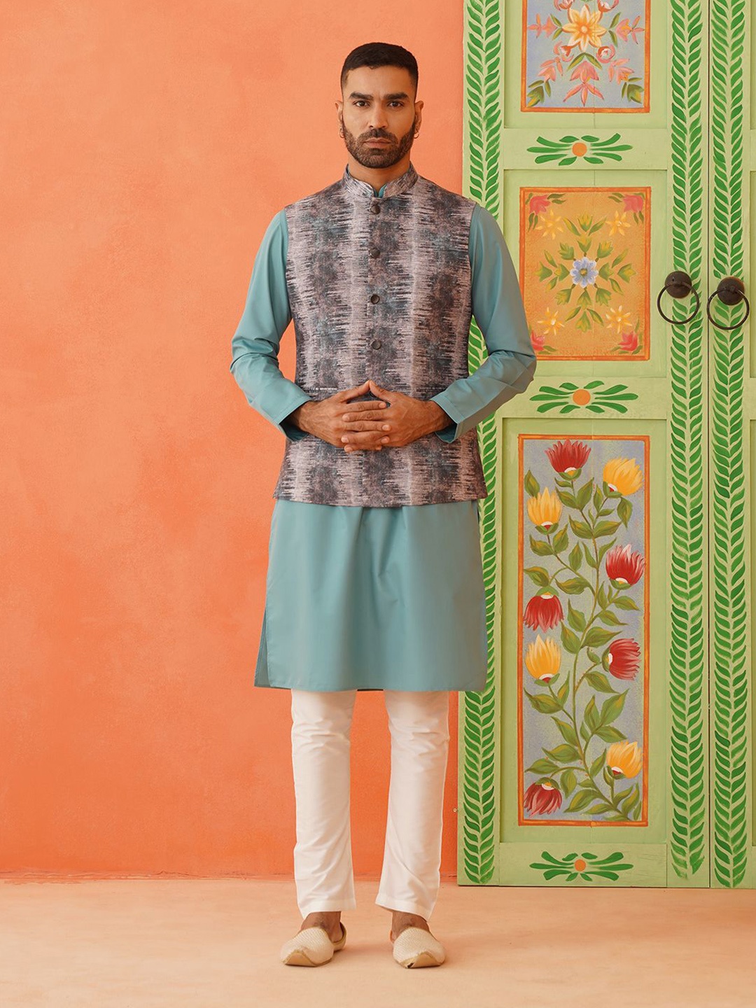 

TheEthnic.Co Mandarin Collar Printed Straight Kurta with Salwar, Grey