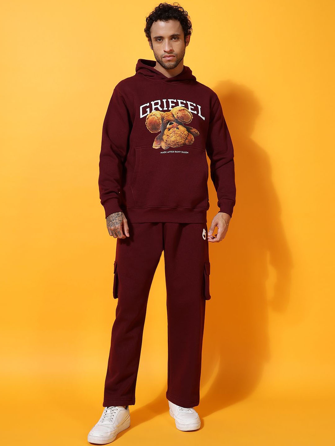 

GRIFFEL Men Self Design Long Sleeves Hooded Tracksuits, Maroon