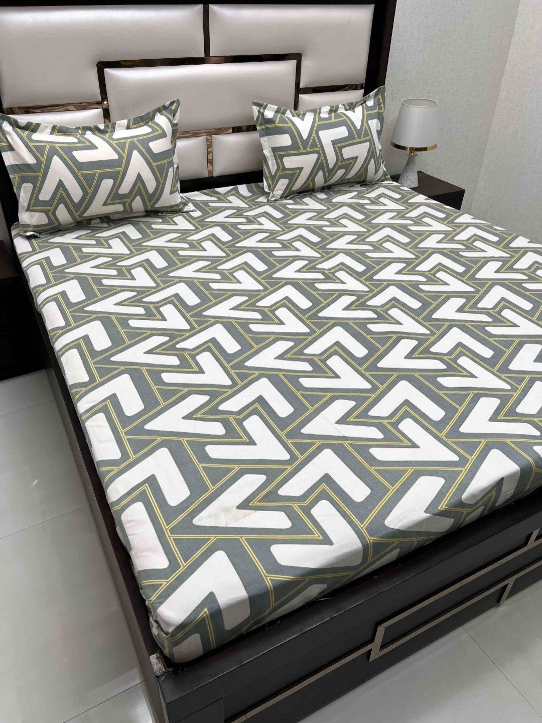 

Pure Decor King Size Double Bed Bedsheet With 2 Pillow Covers 108in X 108in,274cm X 274cms, Grey