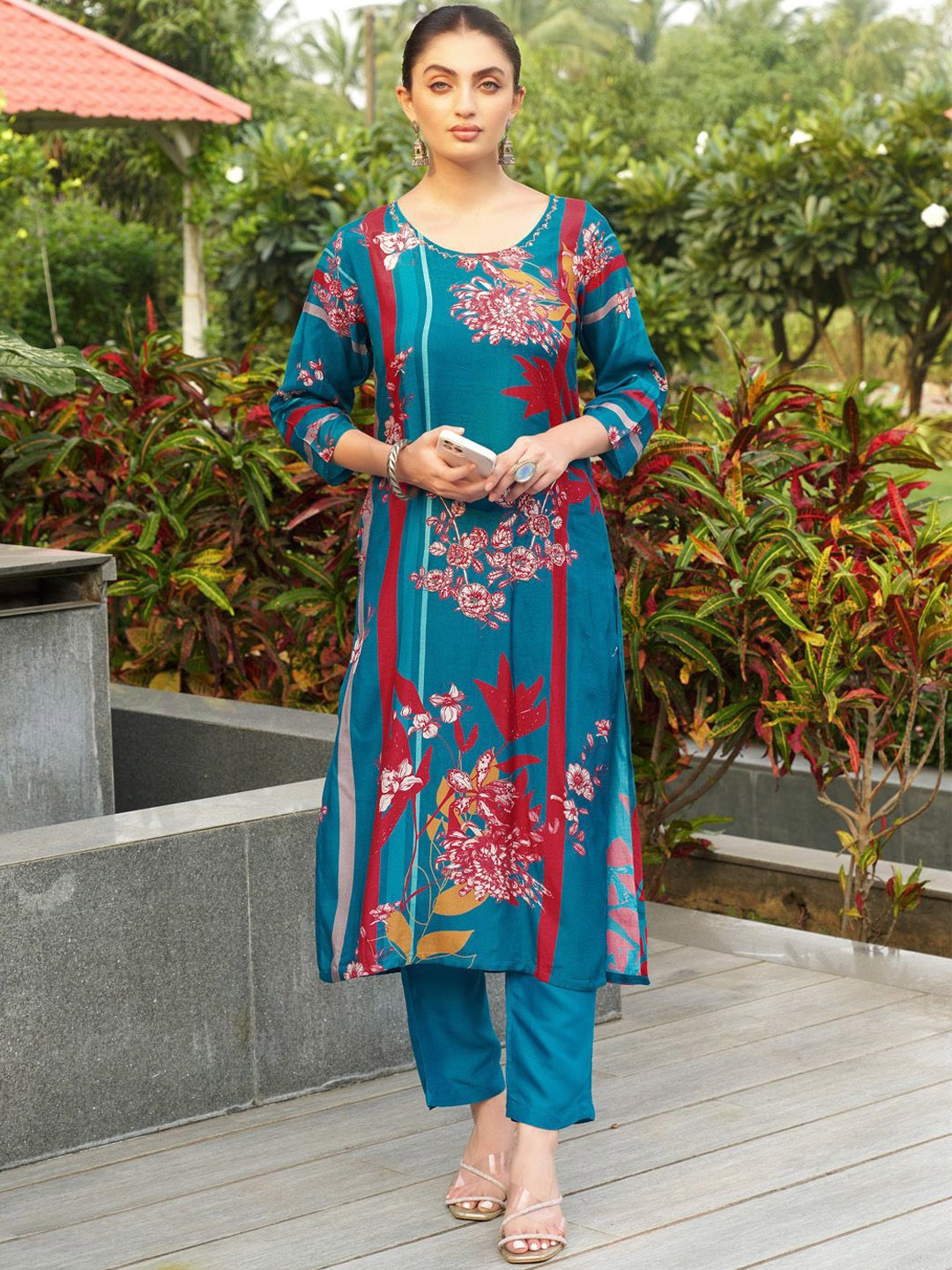 

JIVORA Floral Printed Kurta with Trouser & Dupatta, Blue