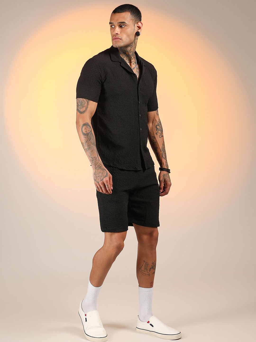 

Campus Sutra Short Sleeves Shirt & Shorts, Black