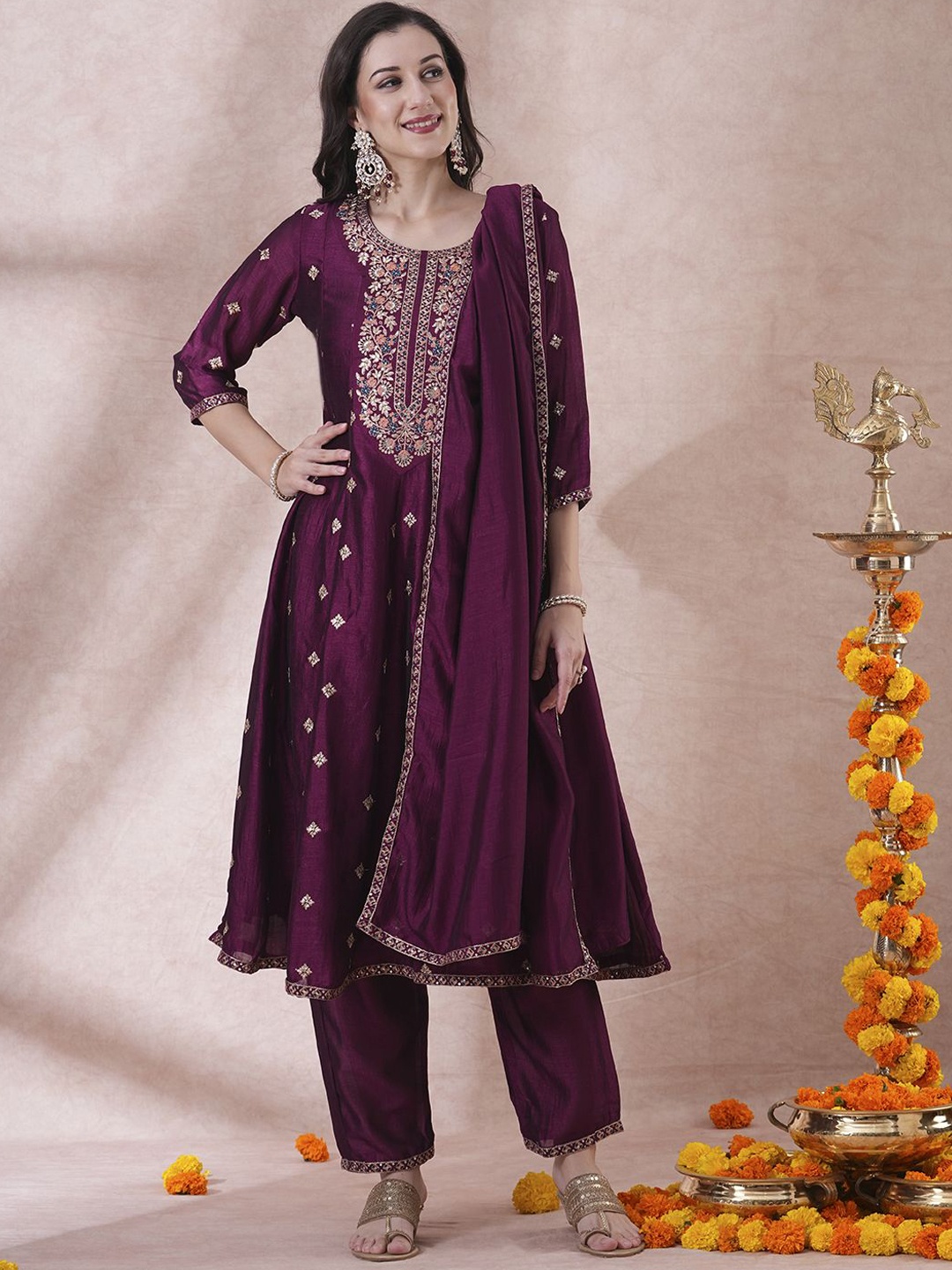 

FASHOR Floral Embroidered Panelled Anarkali Kurta with Trouser & Dupatta, Purple