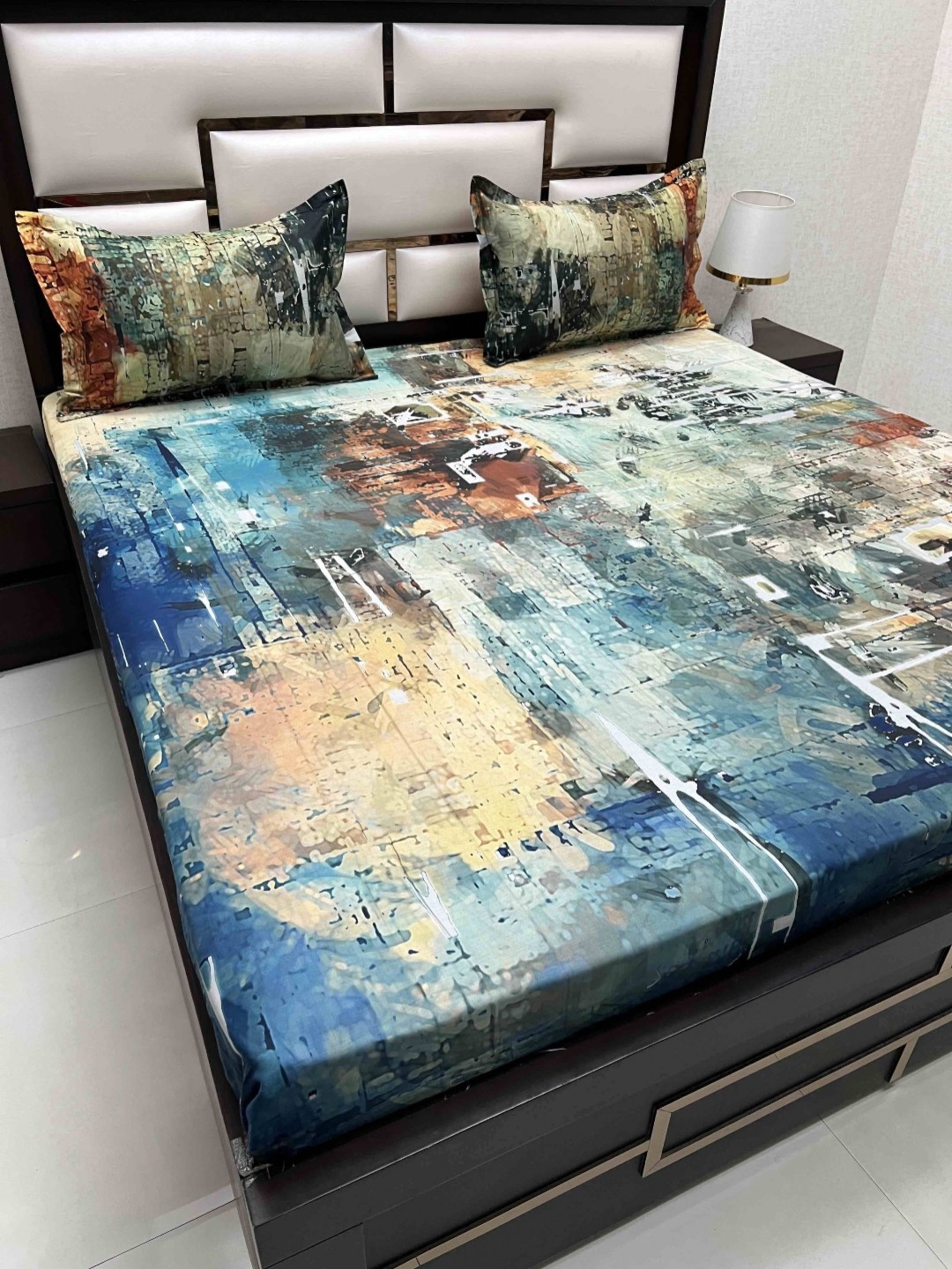 

Pure Decor Majestic Blue Abstract Printed Pure Cotton 330TC King Bedsheet Set 2.73 x 2.73m