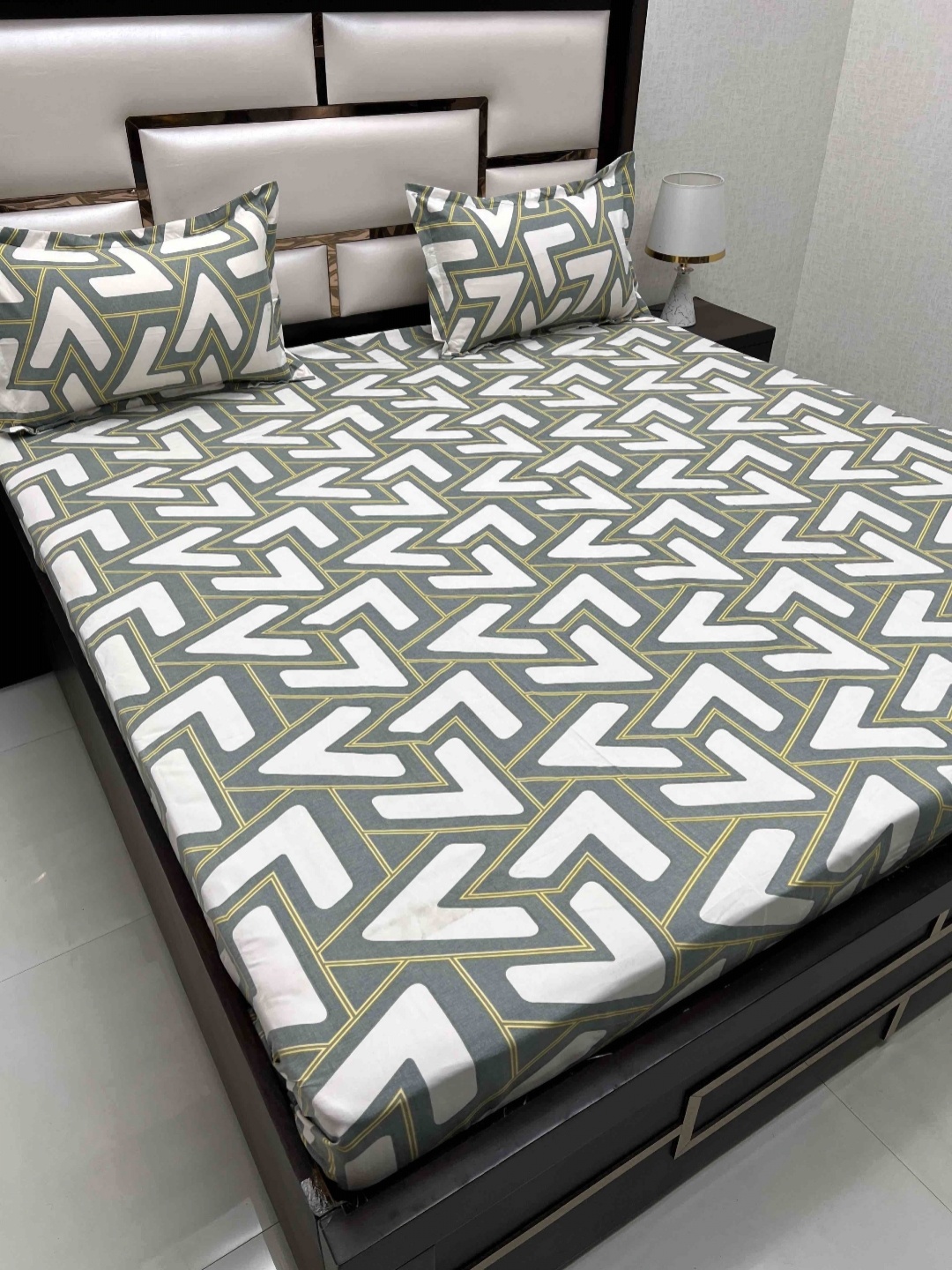 

Pure Decor King Size Double Bed Bedsheet With 2 Pillow Covers 2.74m X 2.74m, Grey