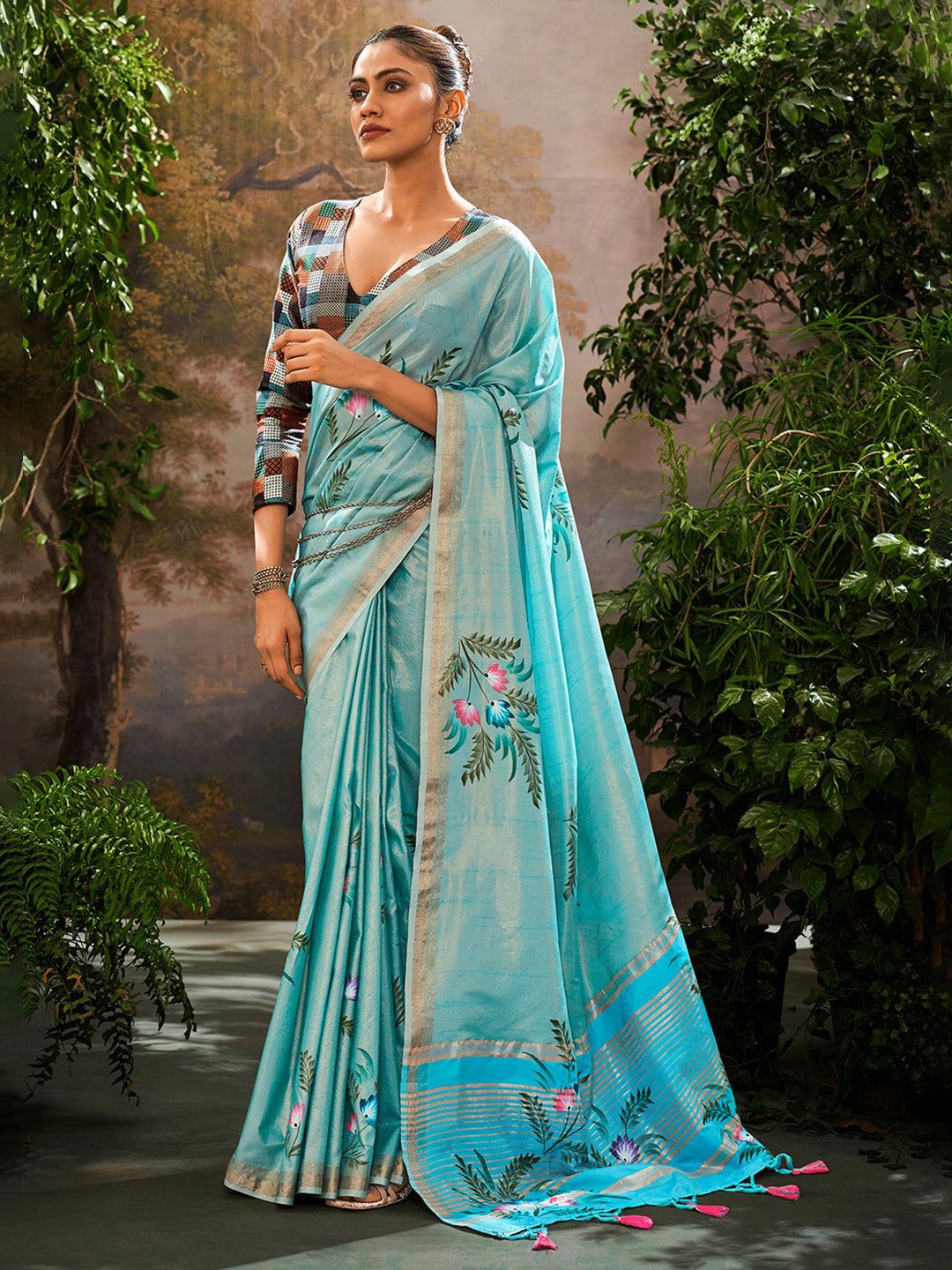 

MySilkLove Floral Printed Zari Saree With Blouse Piece, Blue