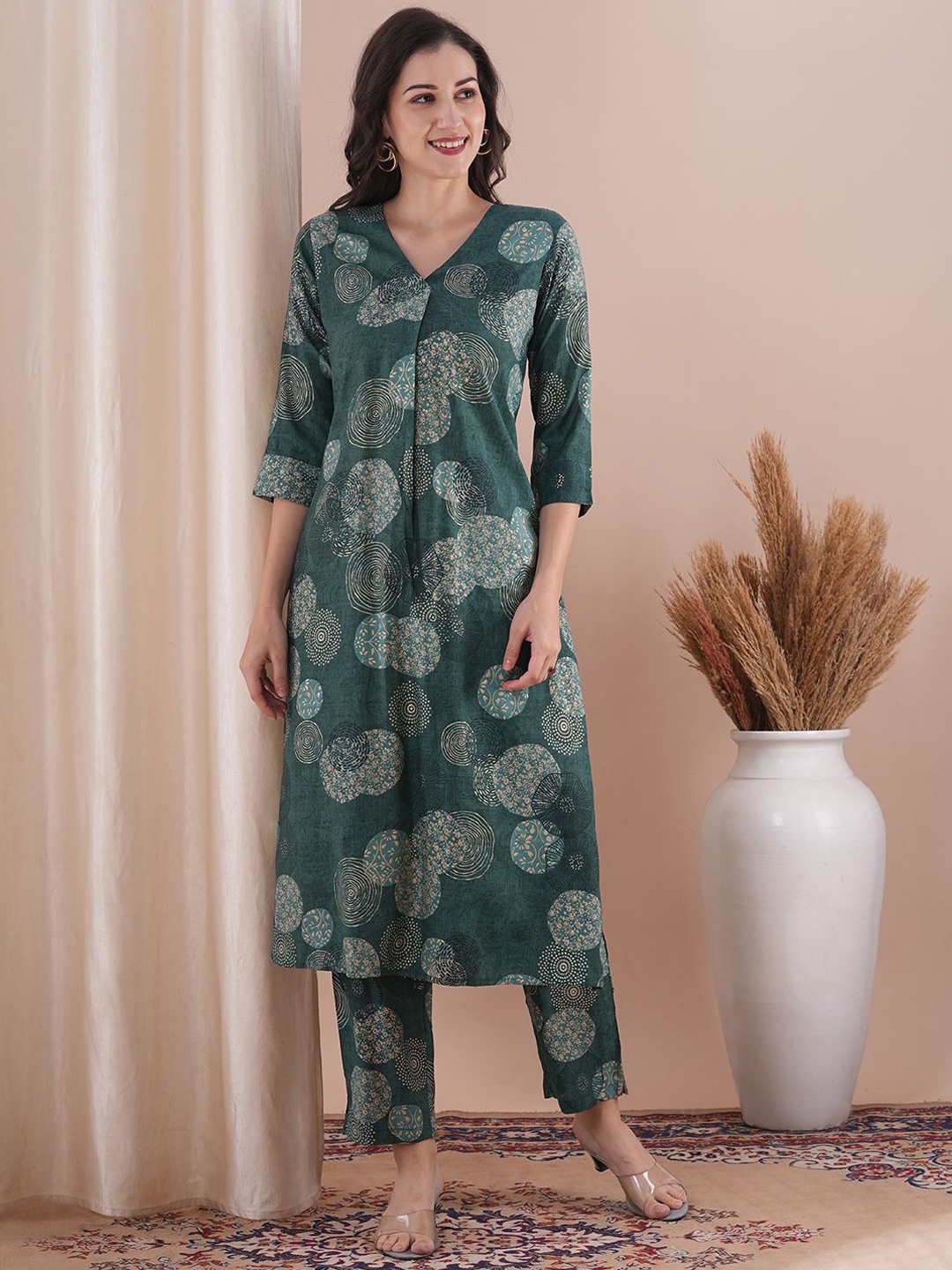 

FASHOR Geometric Printed V-Neck Three-Quarter Sleeves Top &Trouser, Green