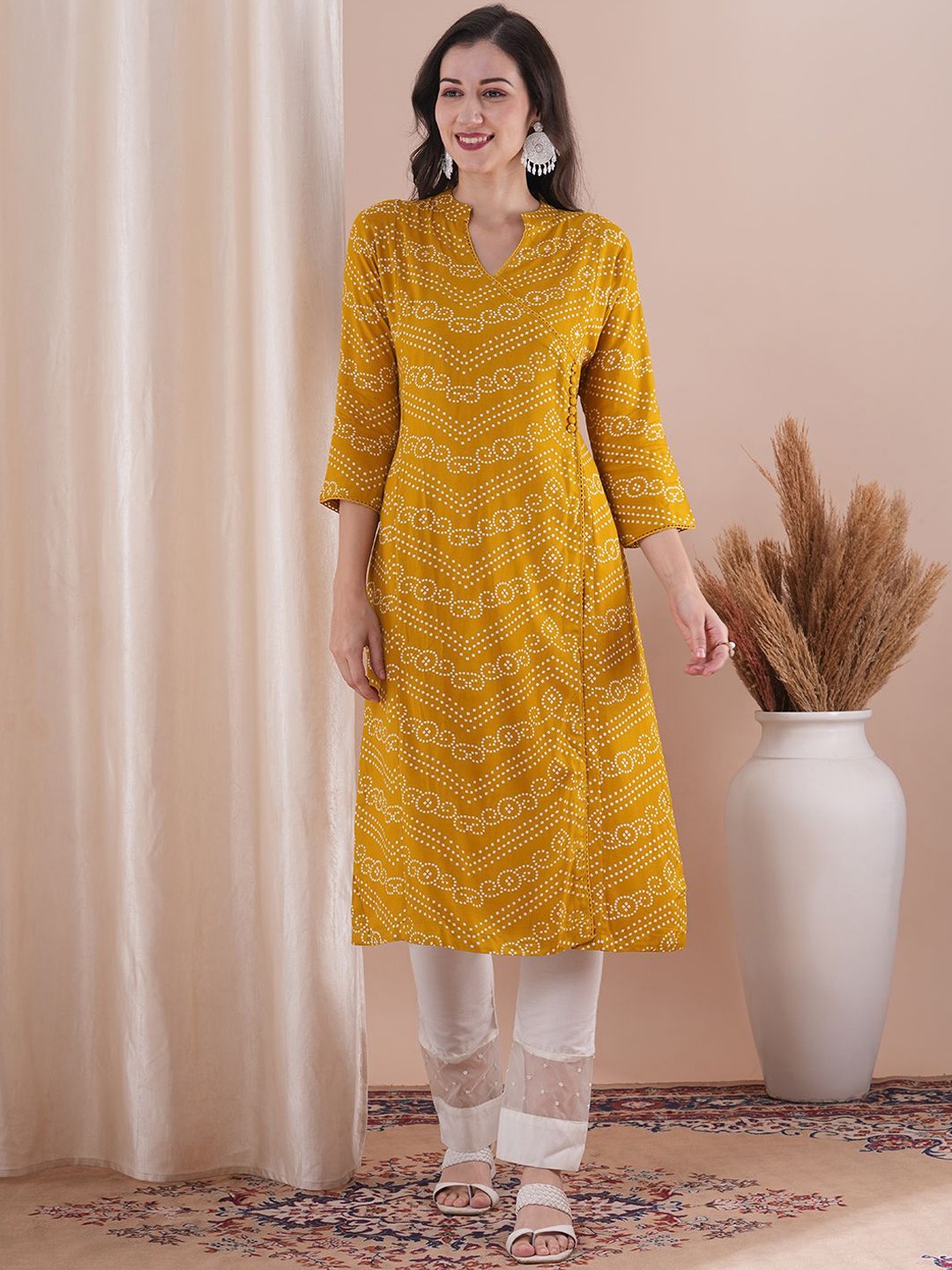 

FASHOR Bandhani Printed Mandarin Collar Straight Kurta, Mustard