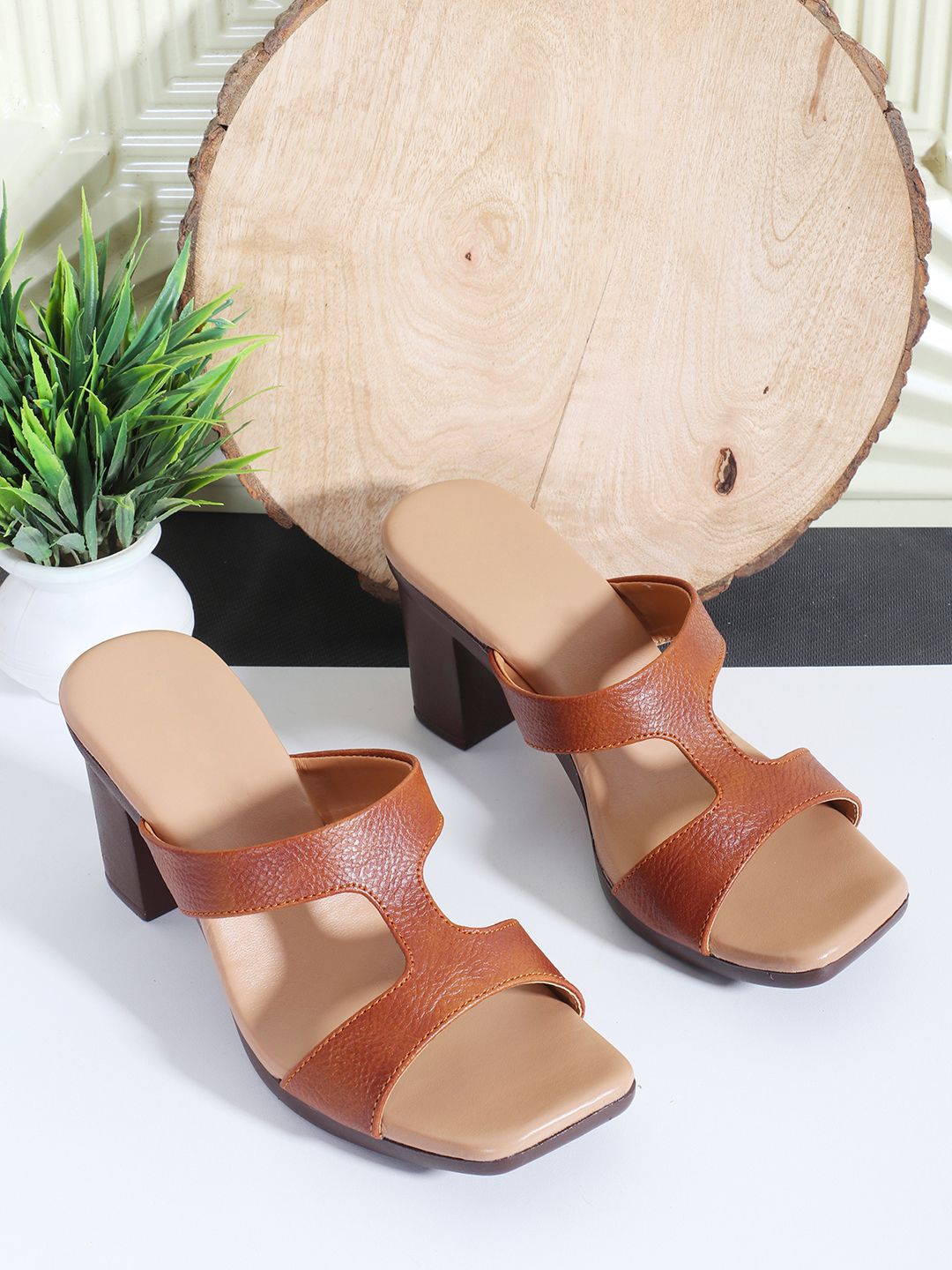 

sneakers villa Women Comfort Sandals, Tan