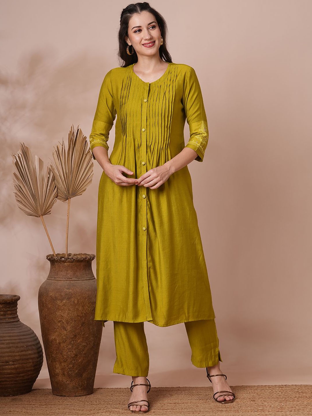 

FASHOR Round Neck Three-Quarter Sleeves Top With Trouser, Green