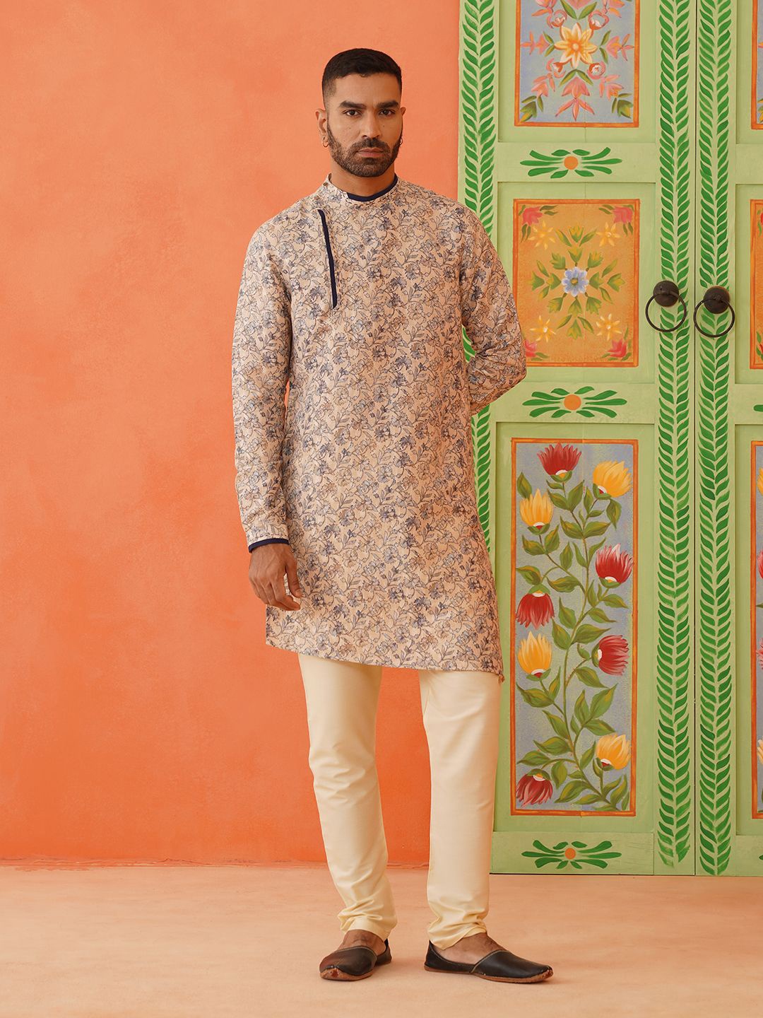 

TheEthnic.Co Printed Mandarin Collar Kurta With Trousers, Beige