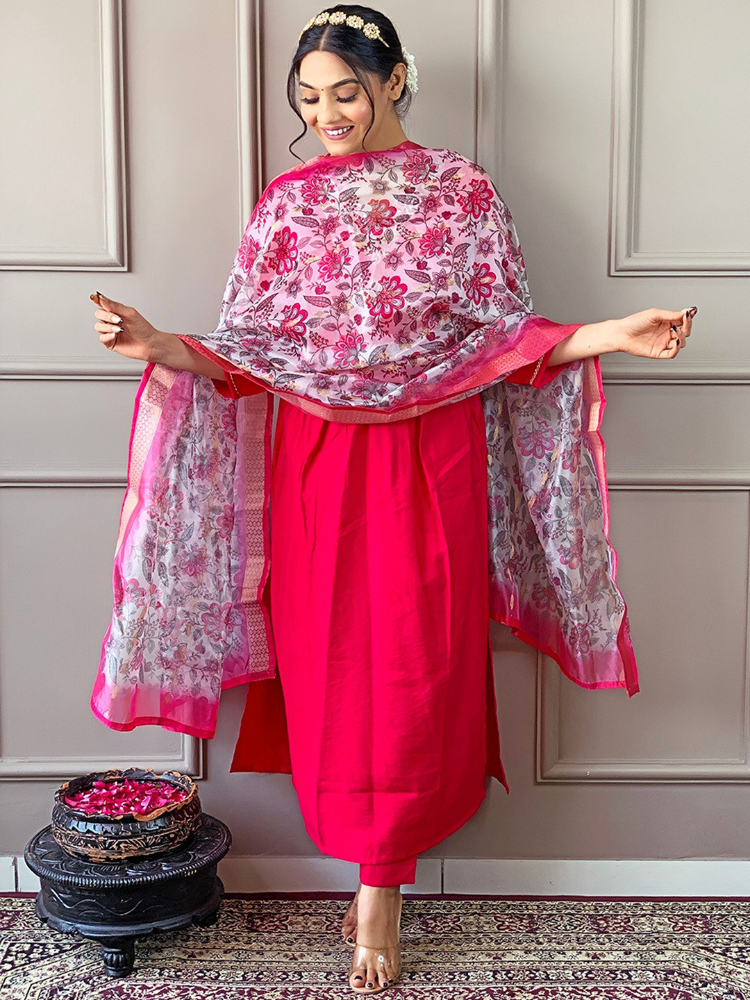 

BLACK SCISSOR Embroidered Regular Chanderi Silk Straight Kurta with Trousers & Dupatta, Pink