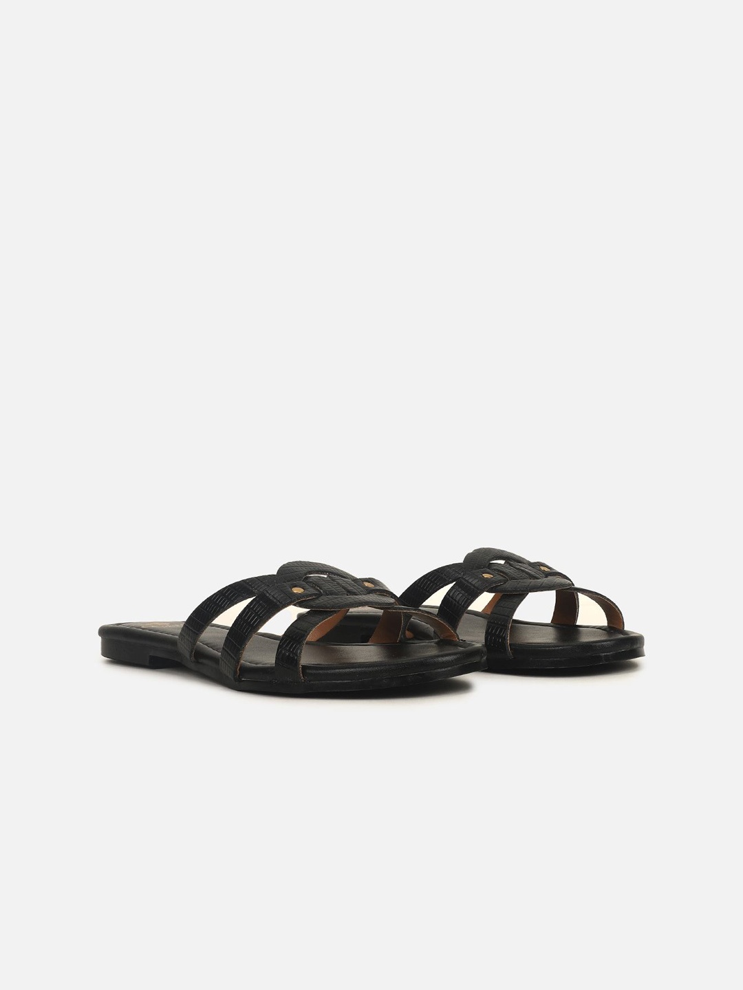 

Carlton London Women Open Toe Flats, Black