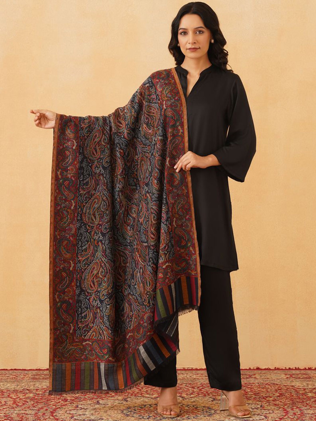 

INCHING INDIA Paisley Printed Shawl, Black