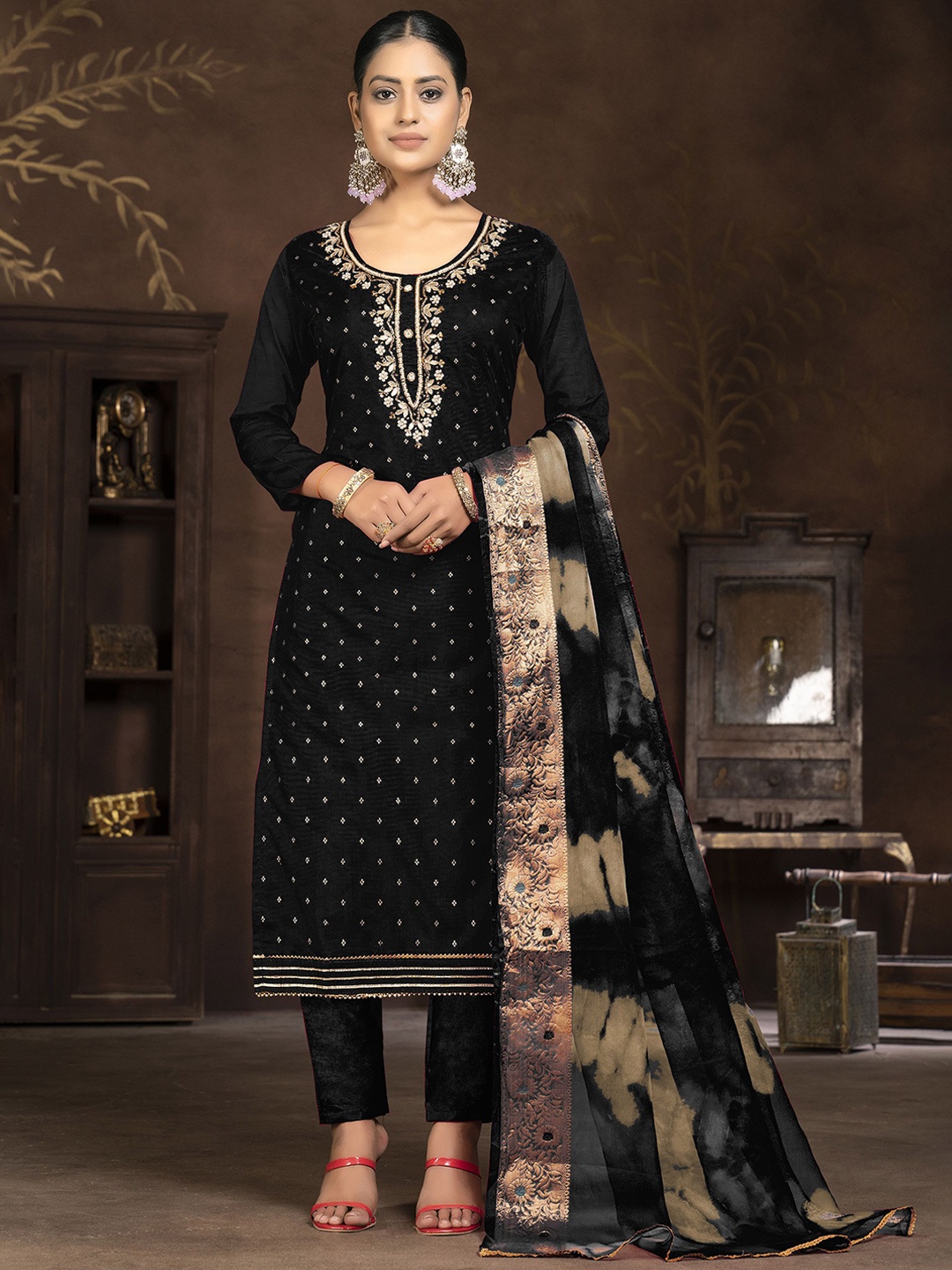 

Maroosh Floral Embellished Zari Banarasi Unstitched Dress Material, Black