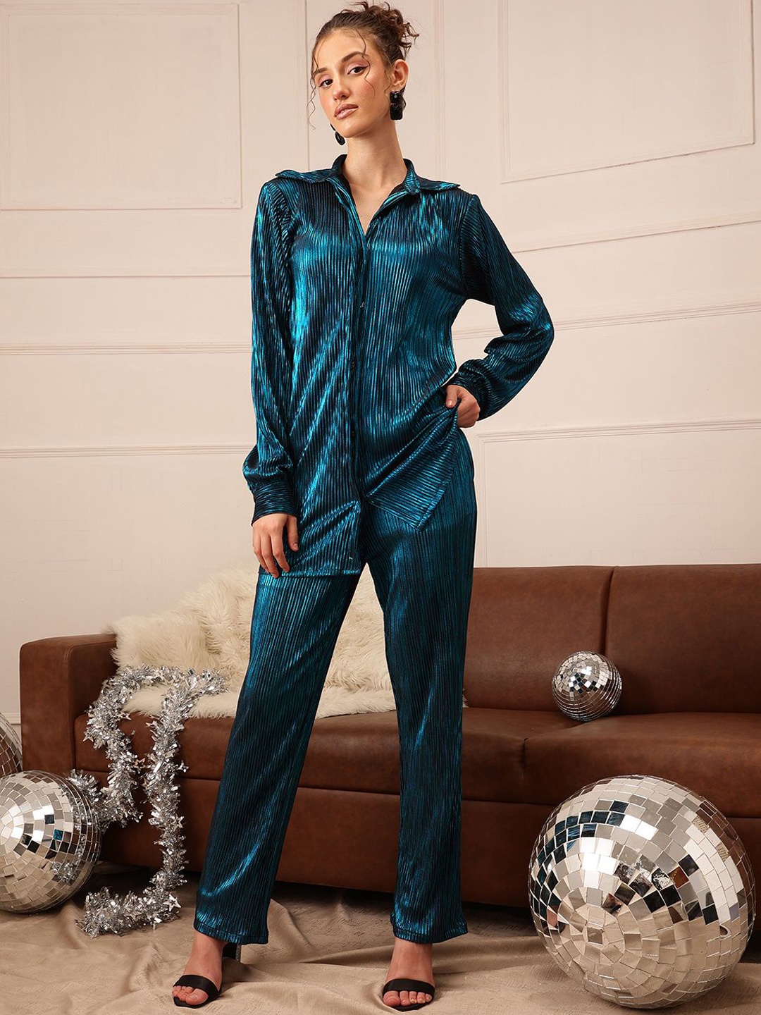 

ATRAENTA Self Design Shirt & Trouser, Blue