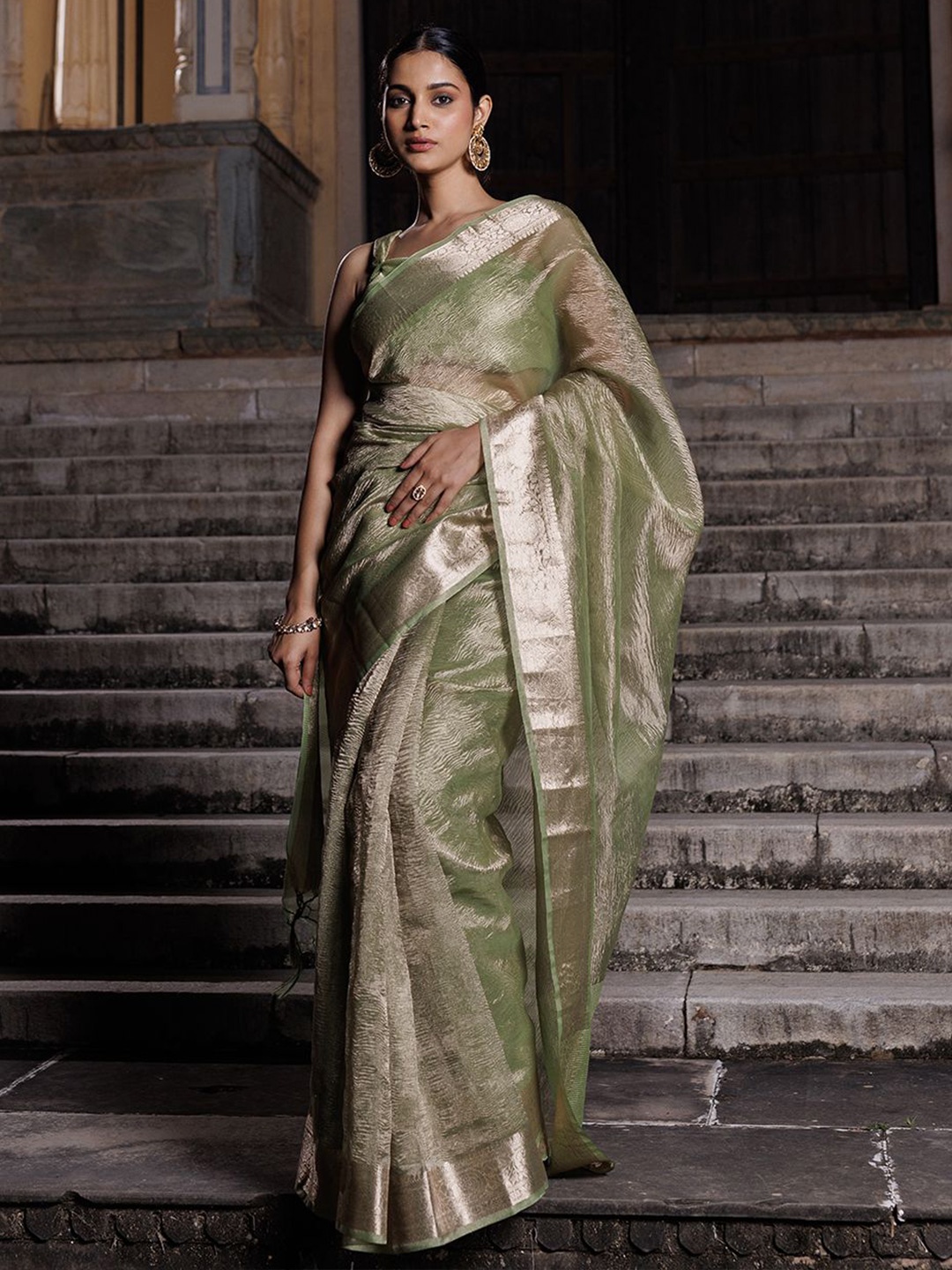 

Geroo Jaipur Embellished Crinkled Zari Tissue Banarasi Saree, Green