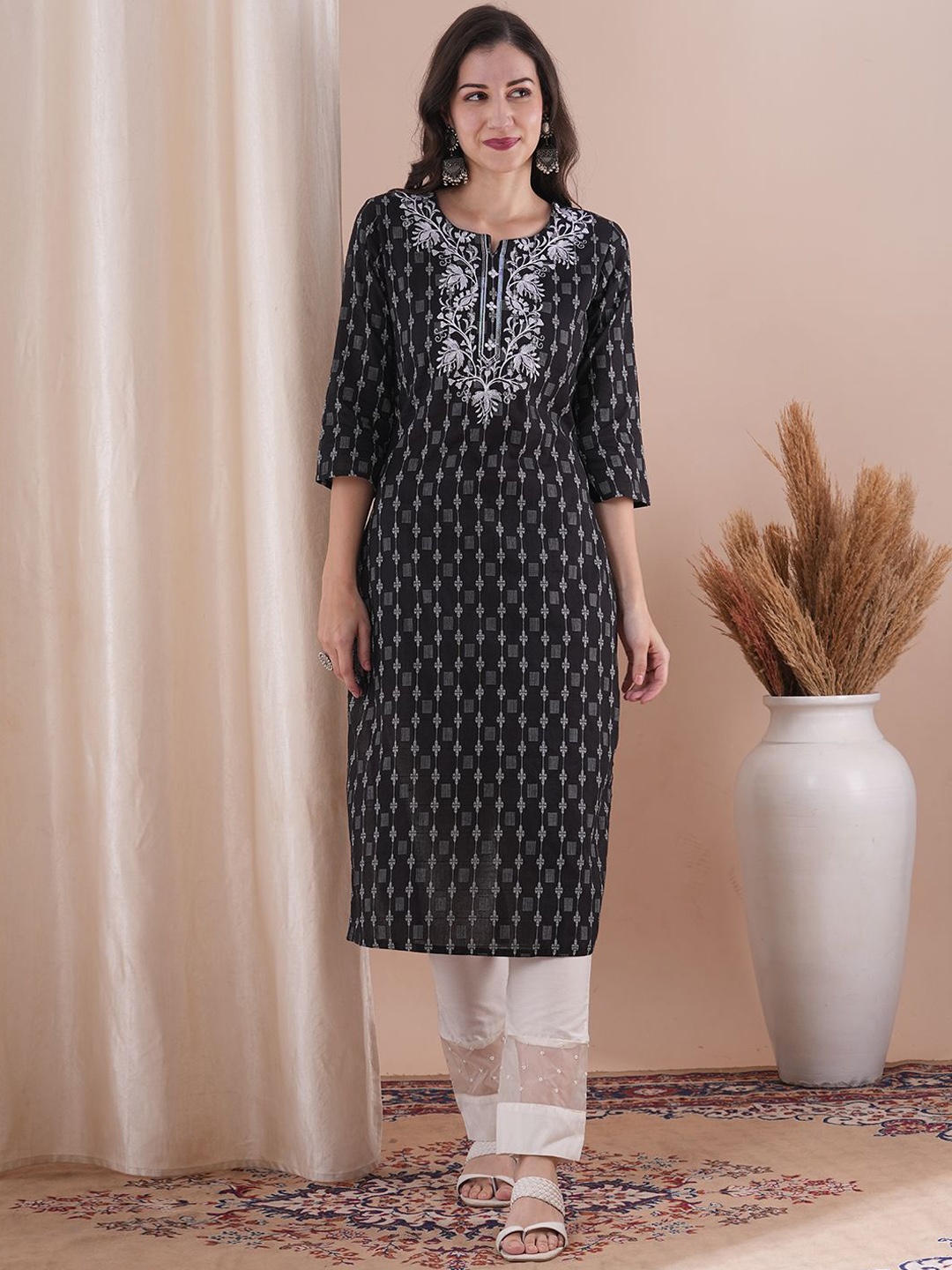 

FASHOR Checked Woven Design Thread Work Cotton Straight Kurta, Black