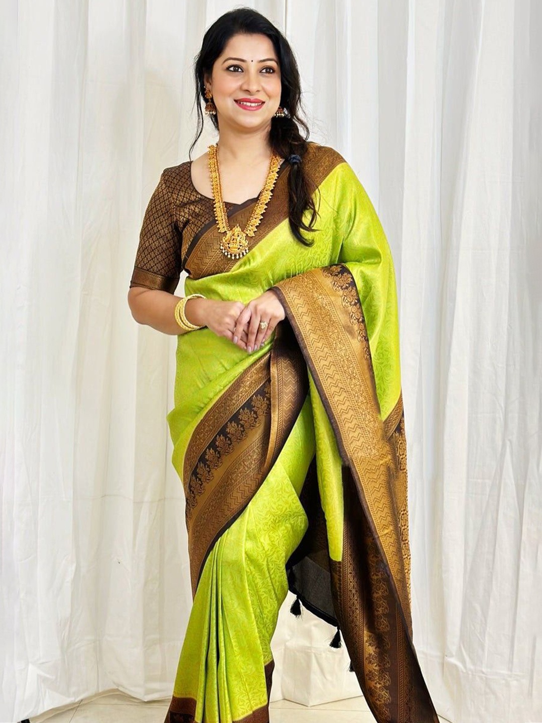 

KALINI Woven Design Zari Pure Silk Kanjeevaram Saree, Lime green