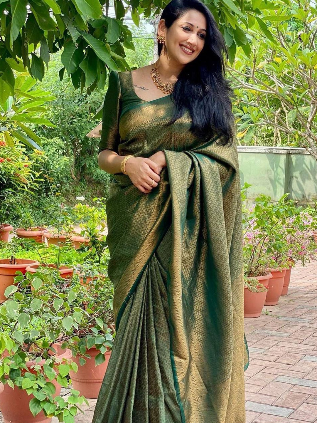 

KALINI Woven Design Zari Pure Silk Banarasi Saree, Green