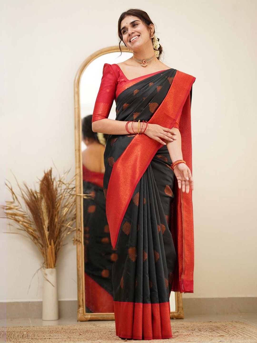 

KALINI Ethnic Motifs Woven Design Zari Pure Silk Kanjeevaram Saree, Black