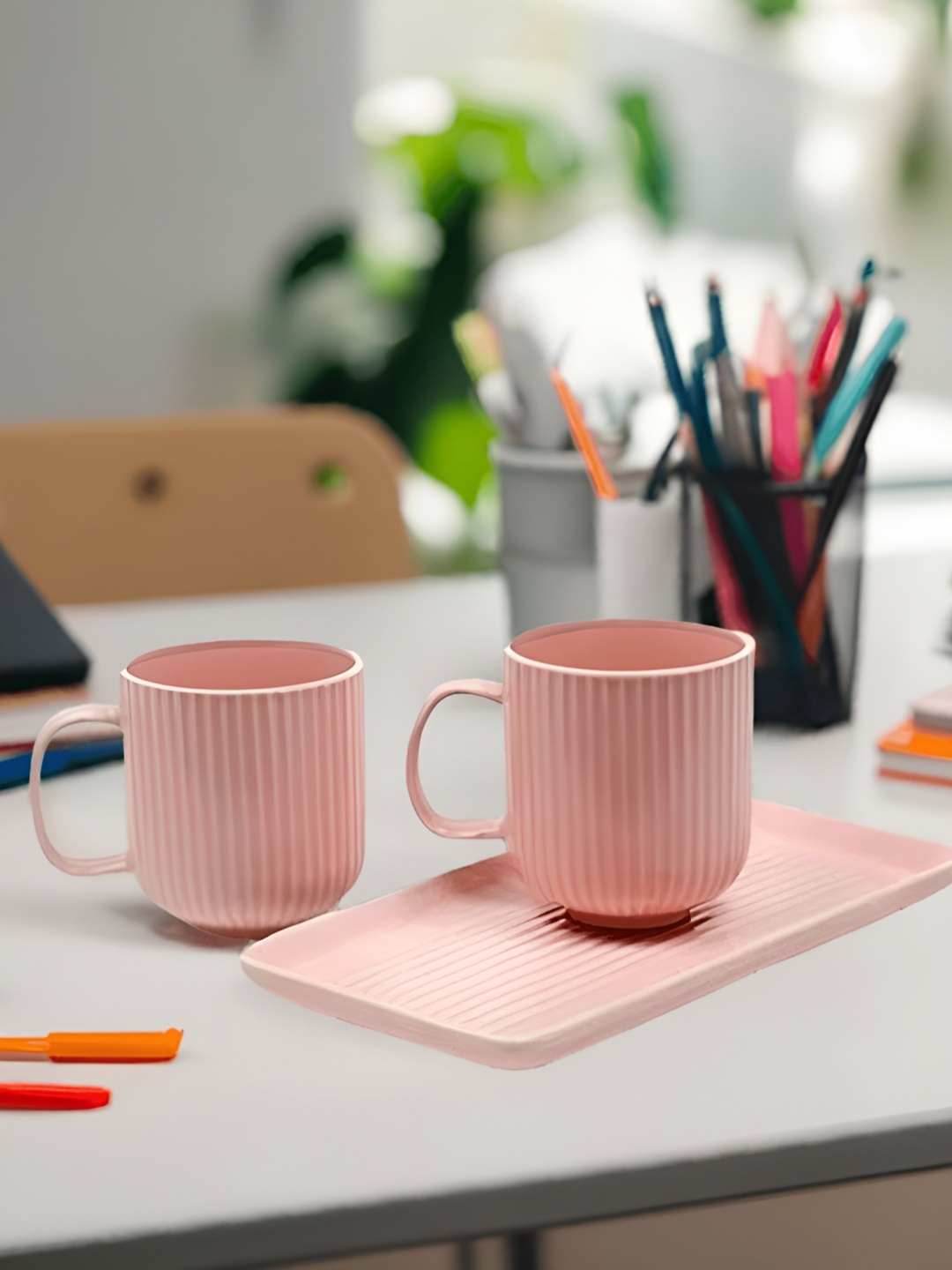 

MITHILA Handicrafts Pink 3 Pieces Printed Ceramic Glossy Mugs With Tray