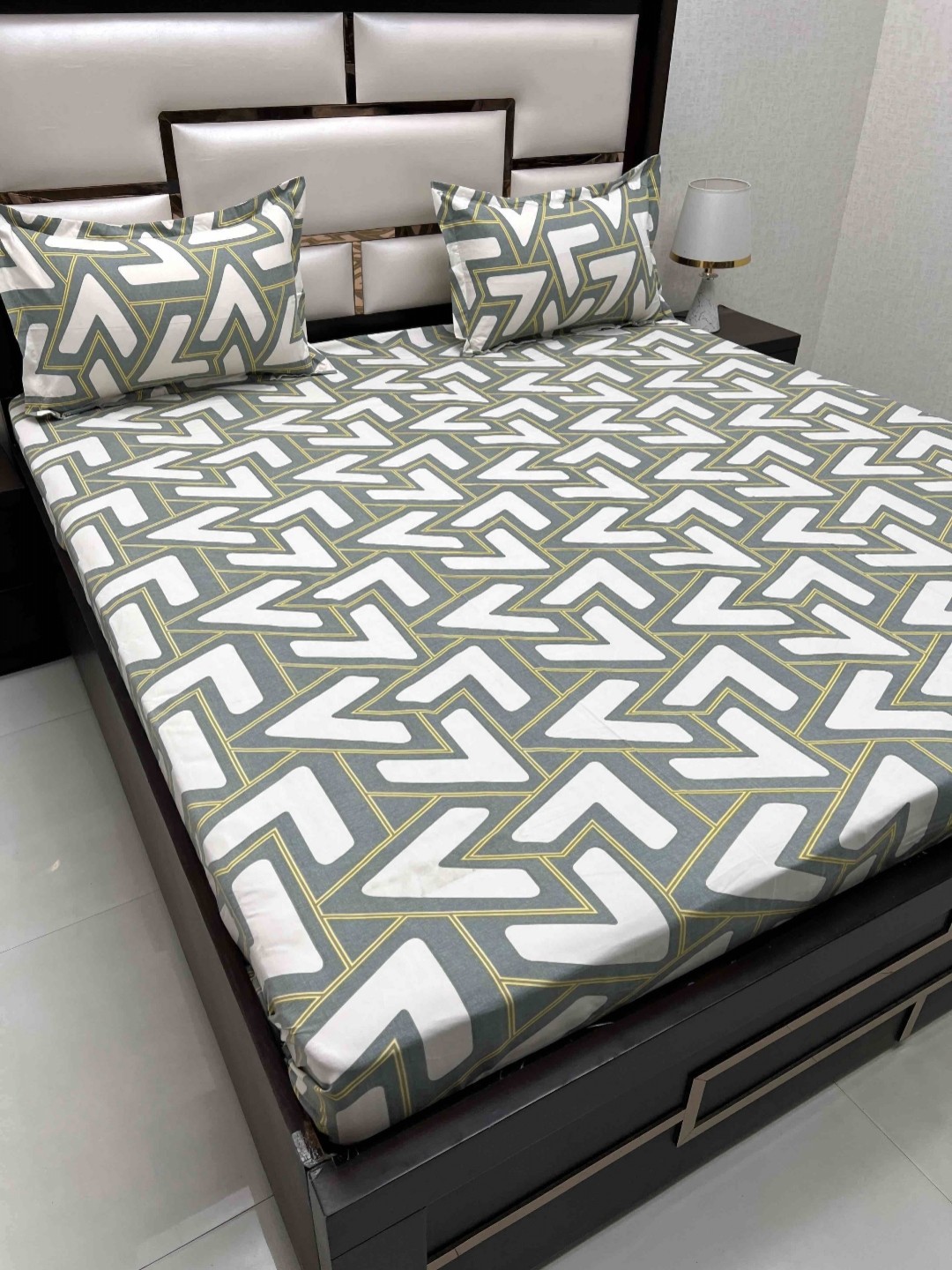 

Pure Decor King Size Double Bed Bedsheet With 2 Pillow Covers 2.74m X 2.74m, Grey