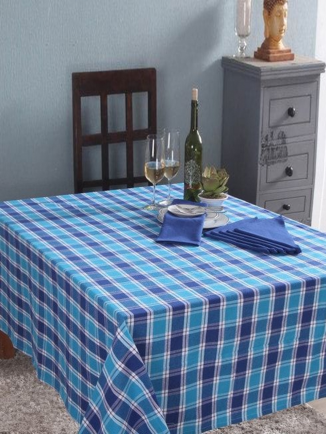

Lushomes Blue & White 7 Pieces Checked Pure Cotton 6 Seater Table Cover & Napkins