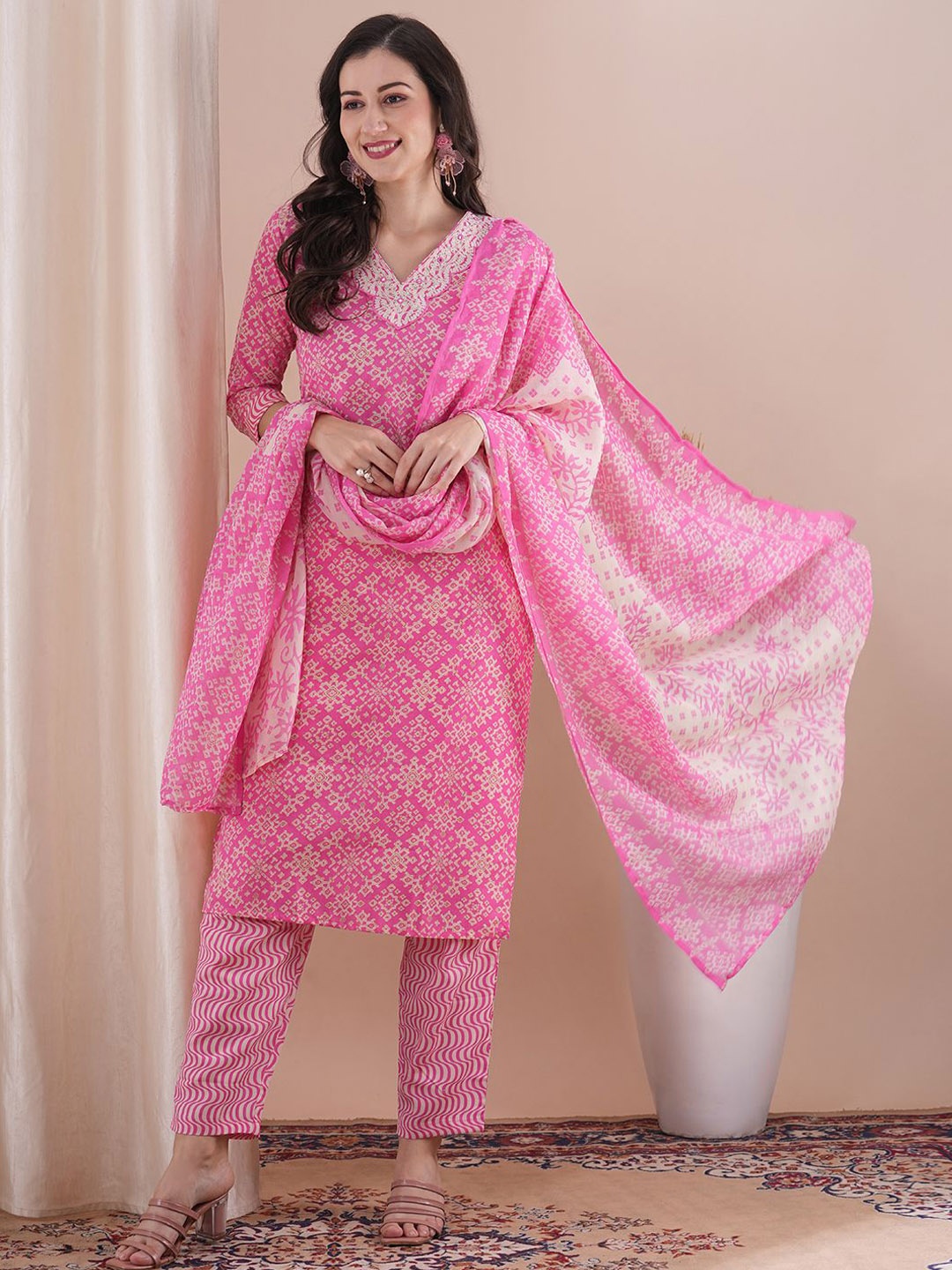 

FASHOR Ethnic Motifs Printed Sequinned Straight Kurta with Trouser & Dupatta, Pink