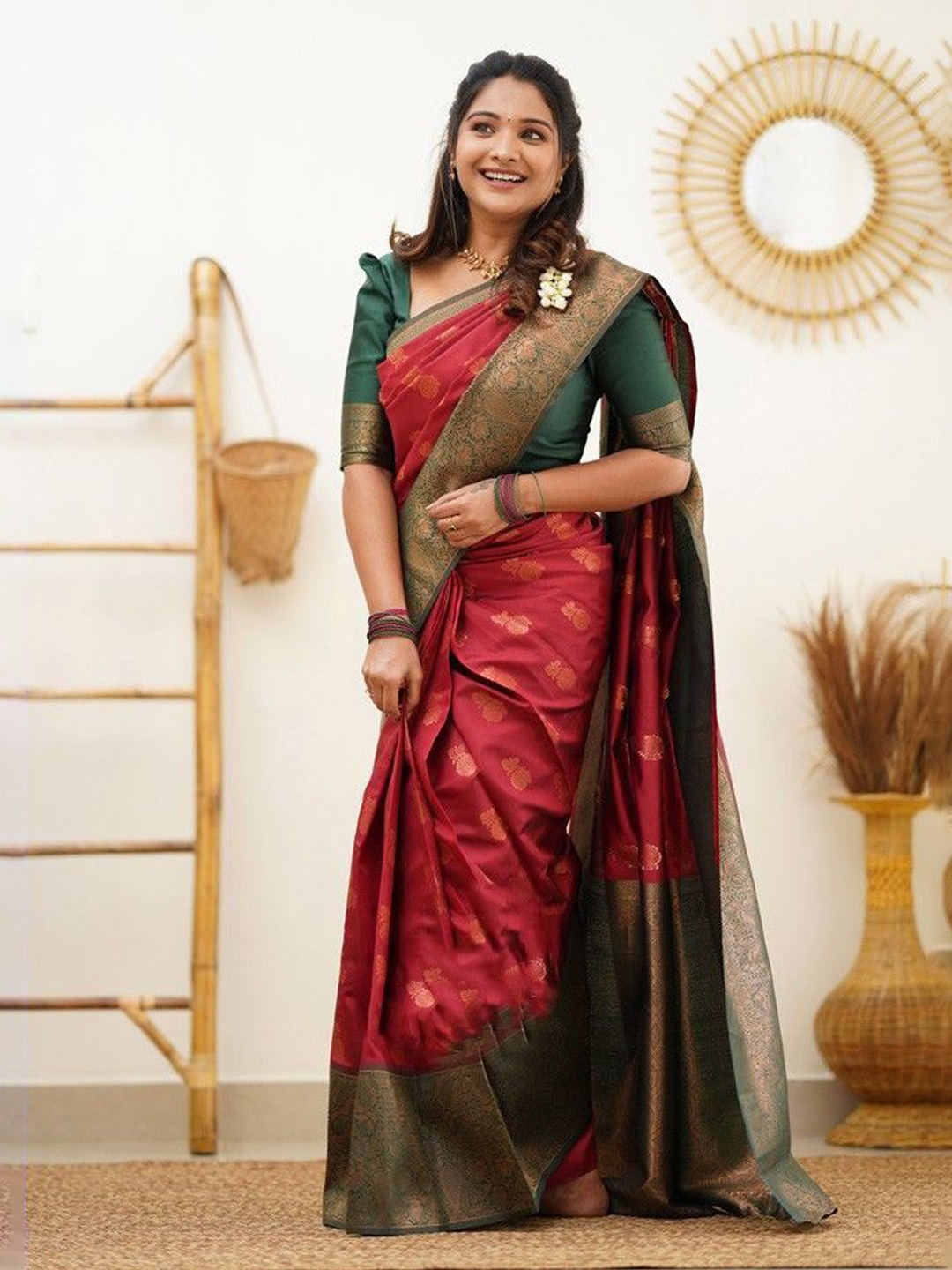 

KALINI Floral Zari Pure Silk Kanjeevaram Saree, Red