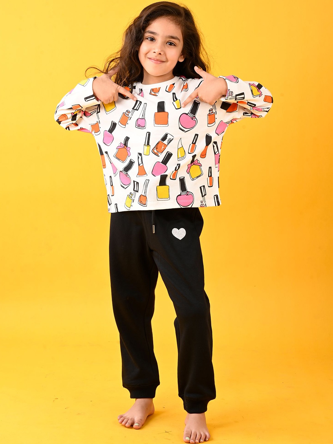 

Anthrilo Girls Graphic Printed Round Neck T-shirt With Fleece Joggers, White
