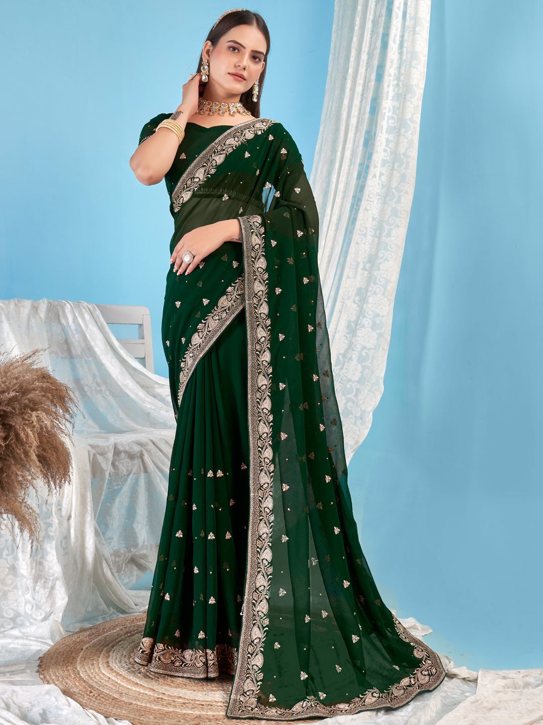 

Mitera Ethnic Motifs Embroidered Saree, Green