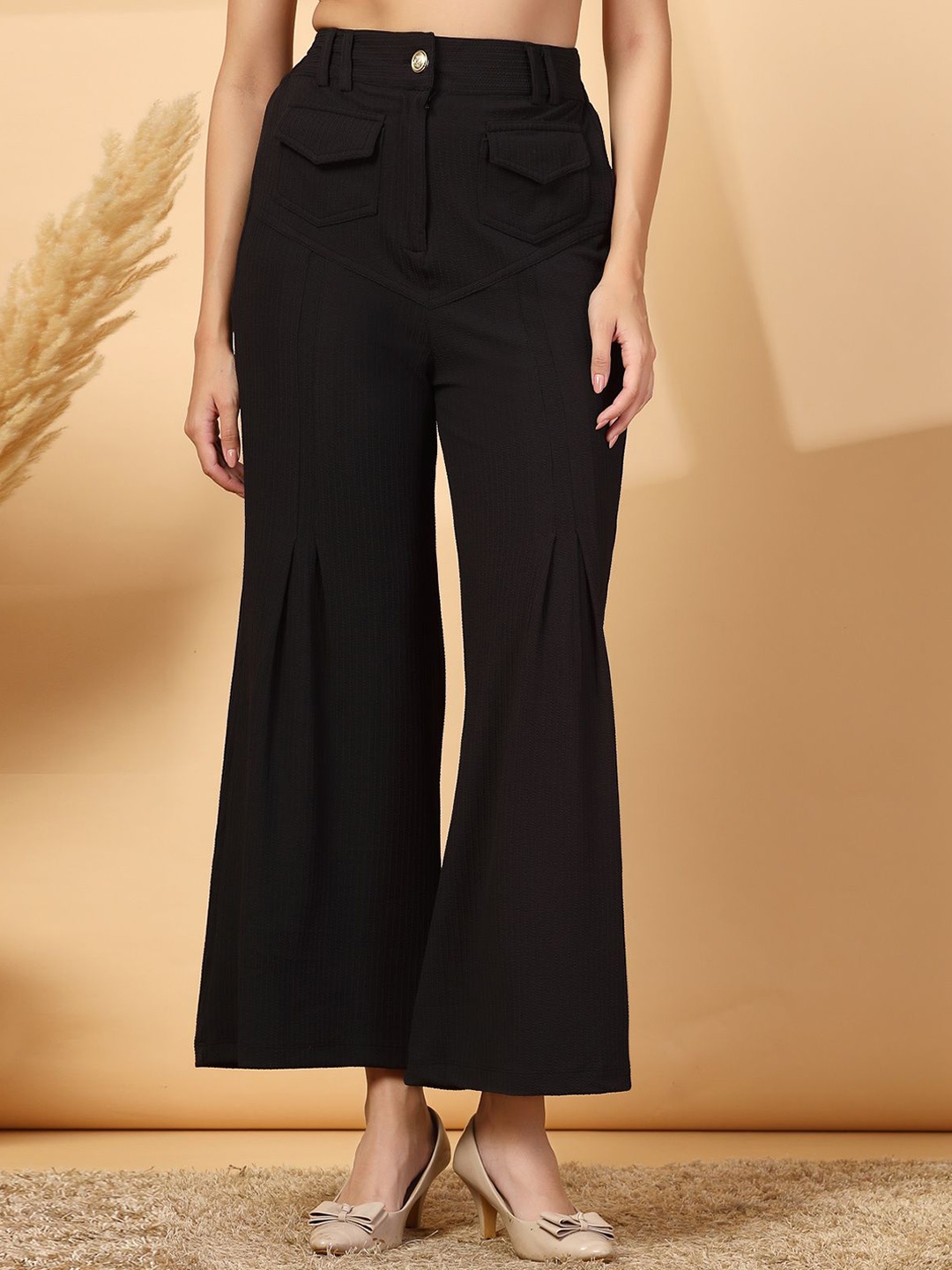 

plusS Women Loose Fit Pleated Trousers, Black